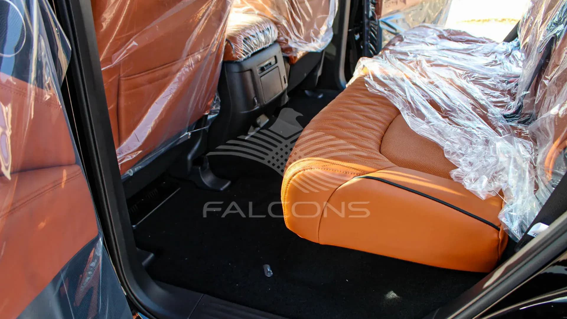 4.0L Platinum AT - Image 14