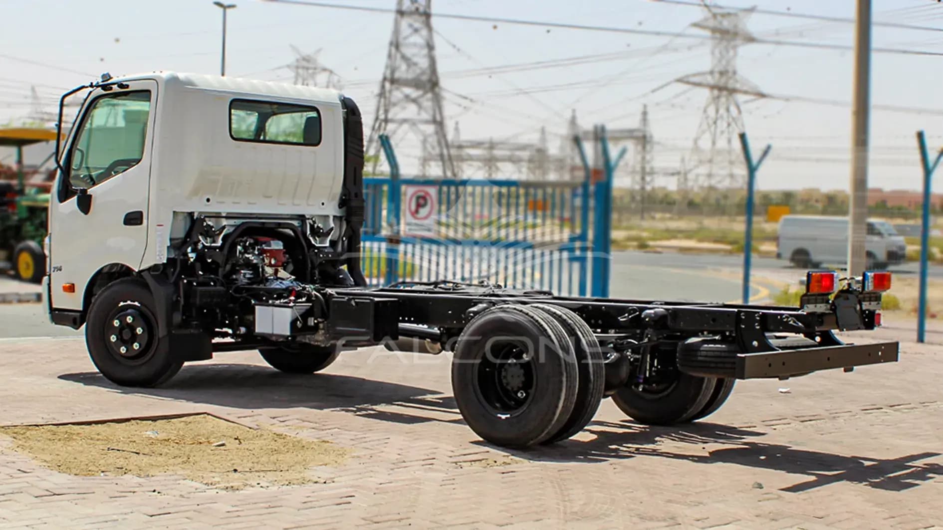 710L 4.0L LIGHT DUTY TRUCK MT - Image 3