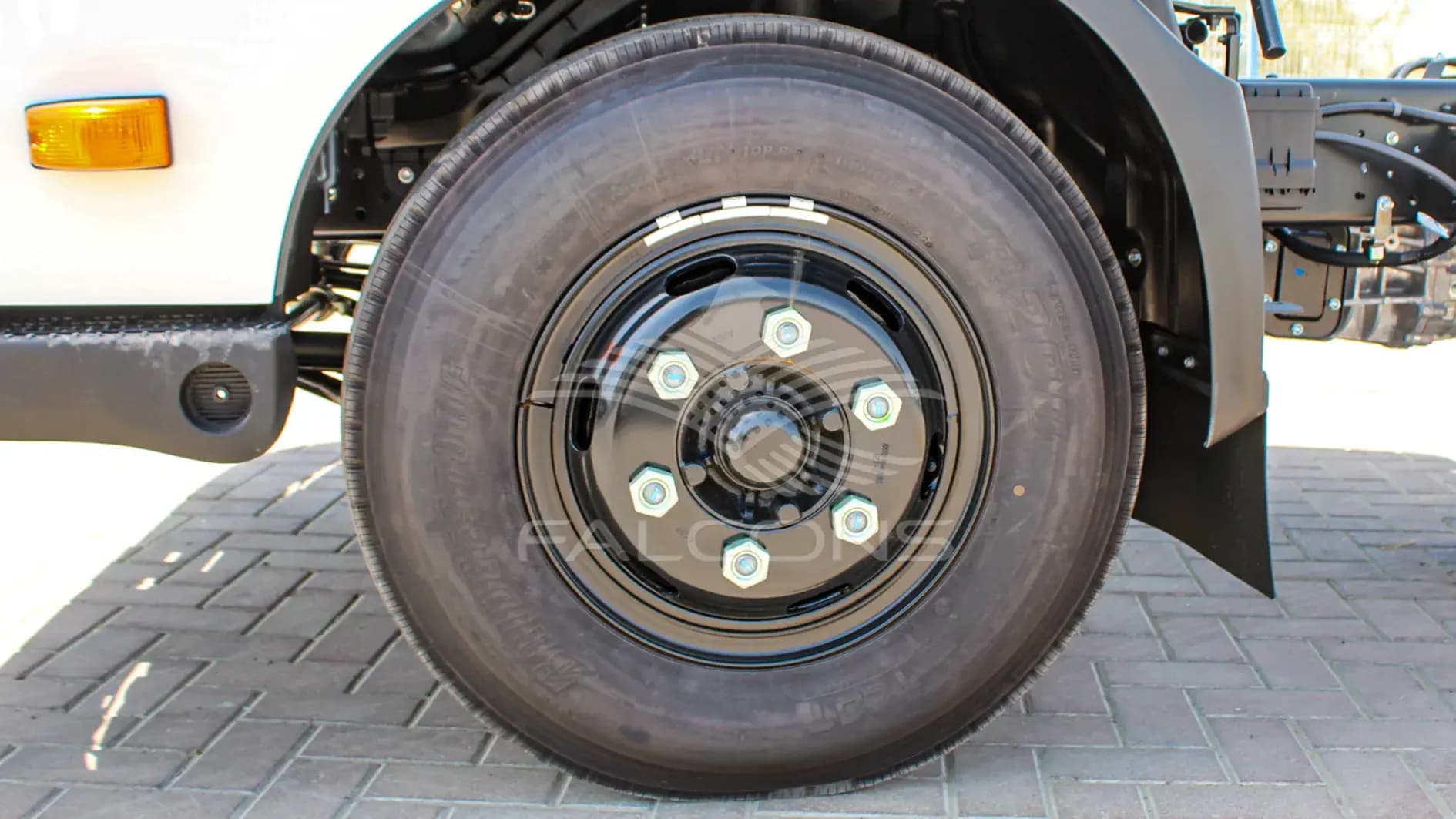 710L 4.0L LIGHT DUTY TRUCK MT - Image 9