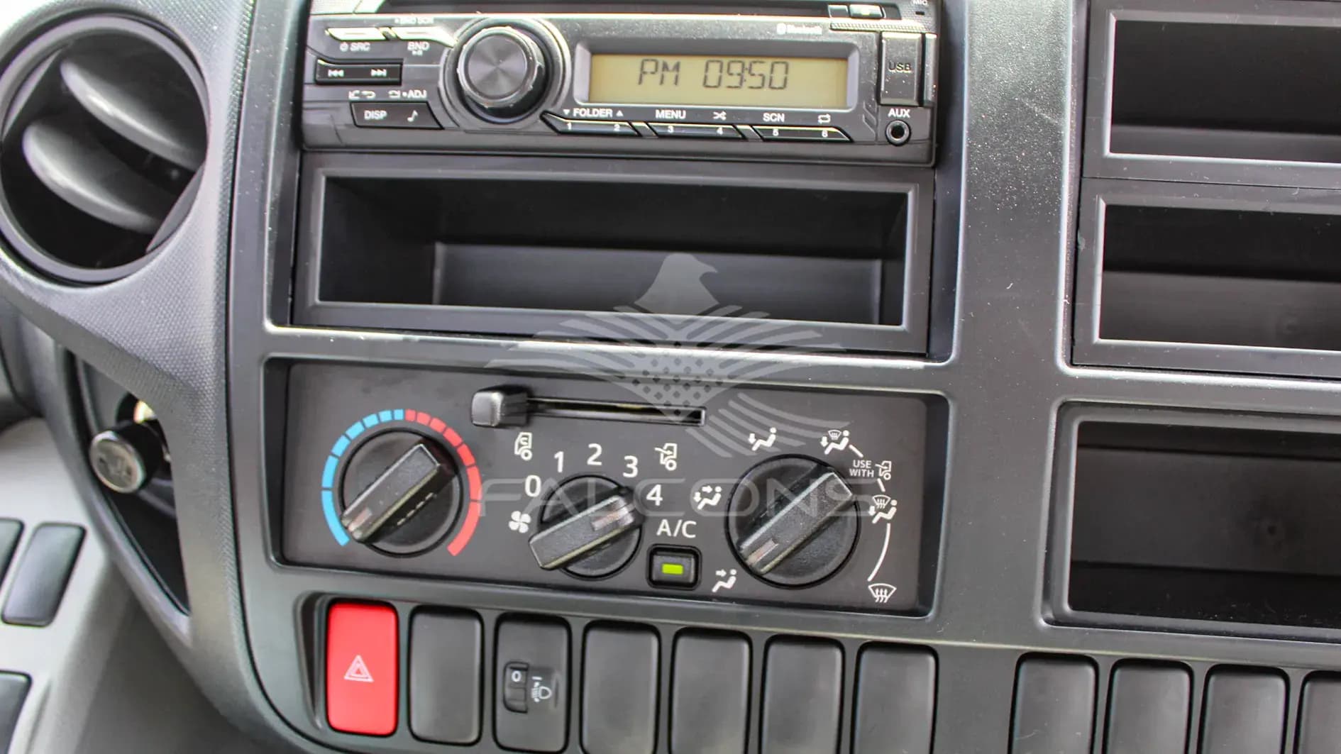 710L 4.0L LIGHT DUTY TRUCK MT - Image 19