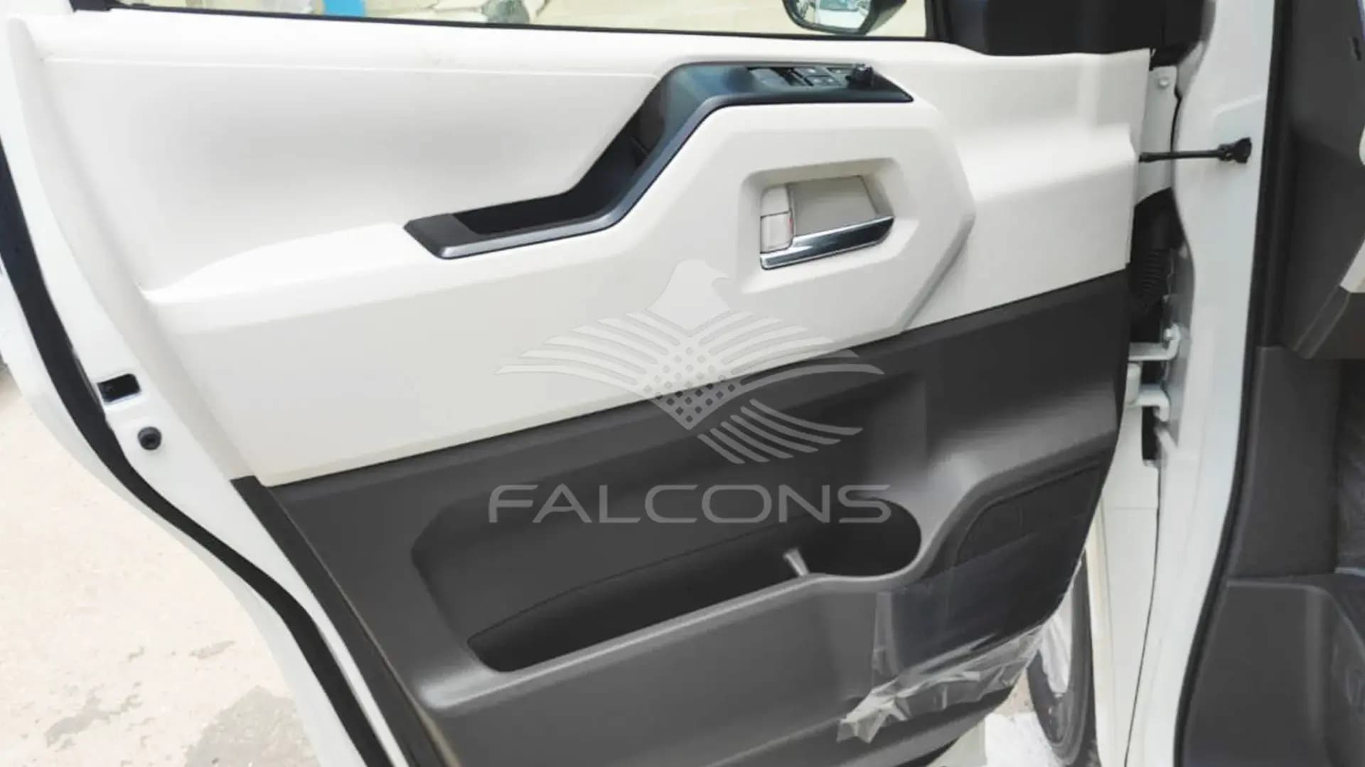 2.8L COMMUTER 14 GL AT - Image 5