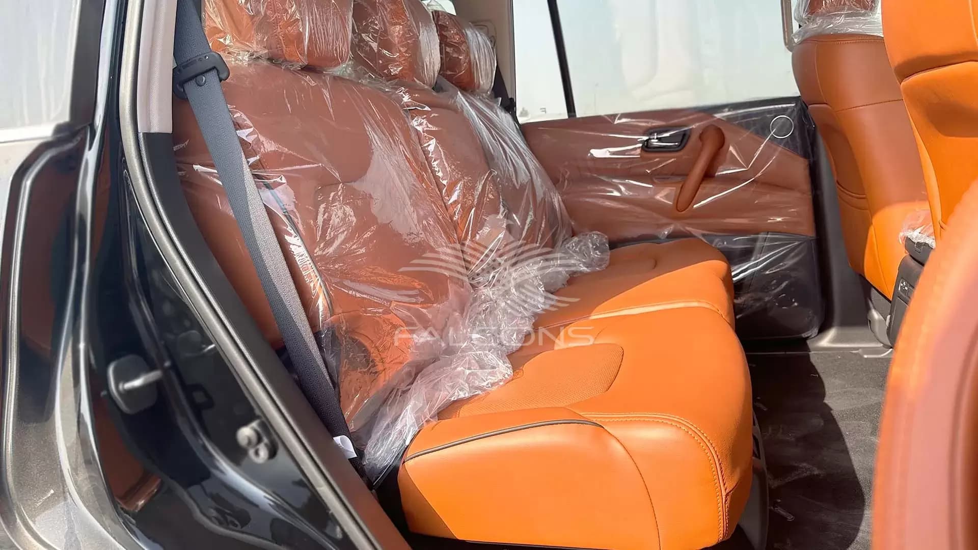 V8 PLATINUM 5.6L - Image 12