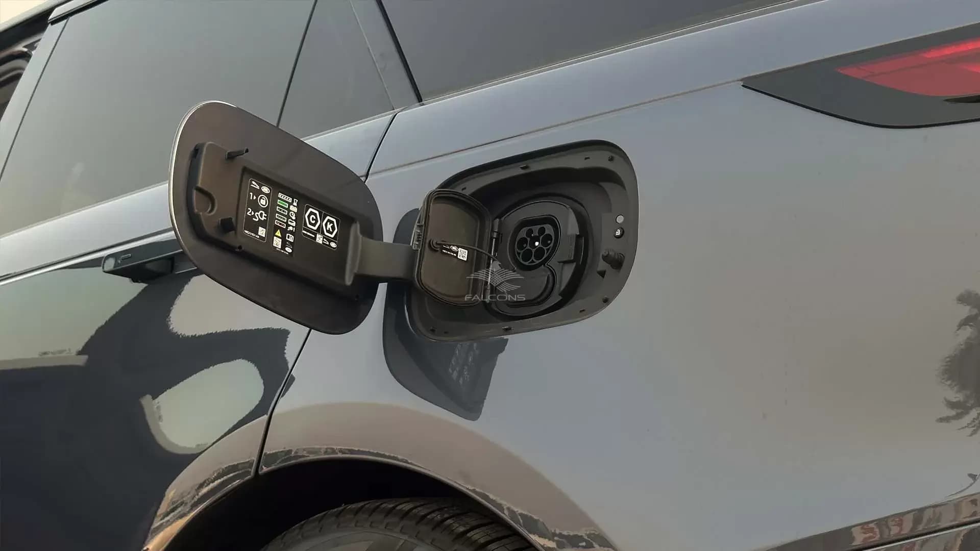 3.0L FE AUTOBIOGRAPHY TT HYBRID - Image 20