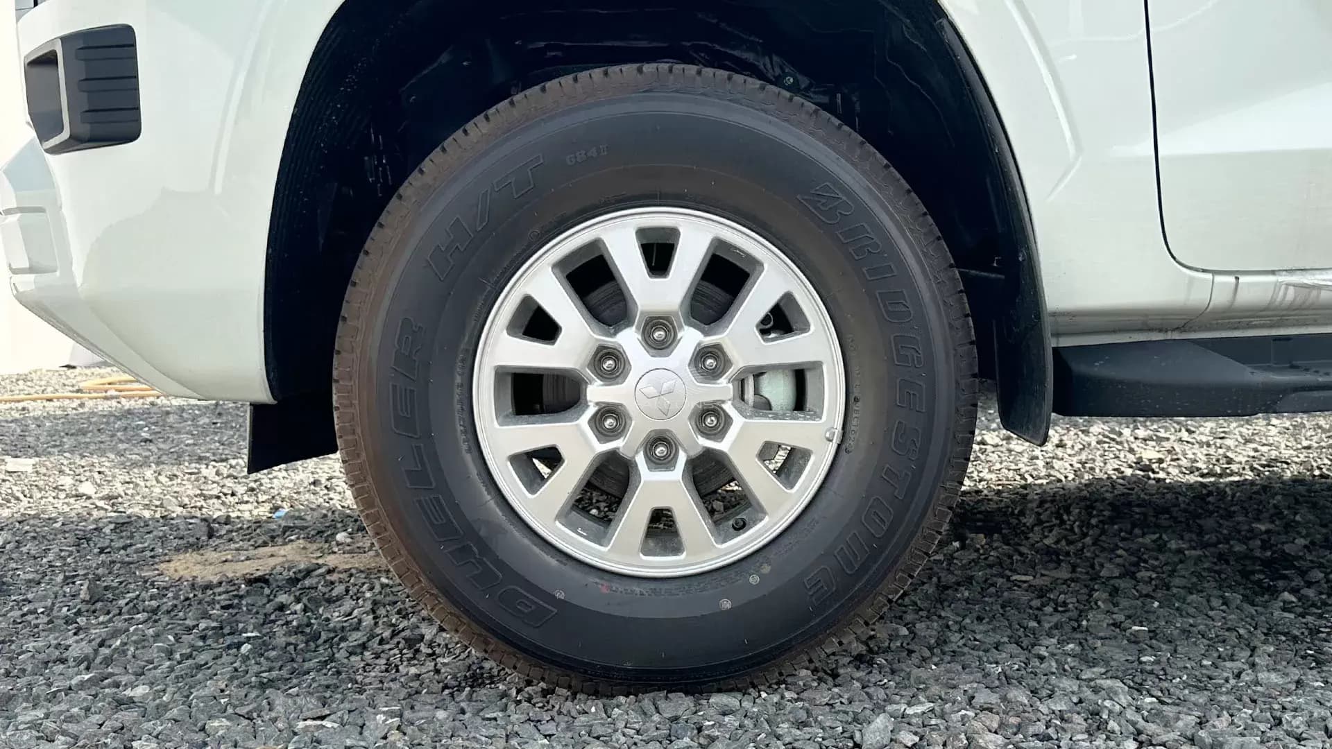 2.4L GLX New Face DC 4WD 5MT - Image 9