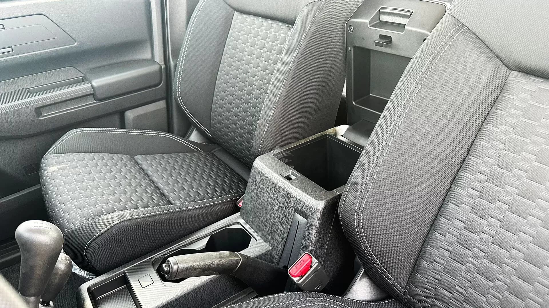 2.4L GLX New Face DC 4WD 5MT - Image 18