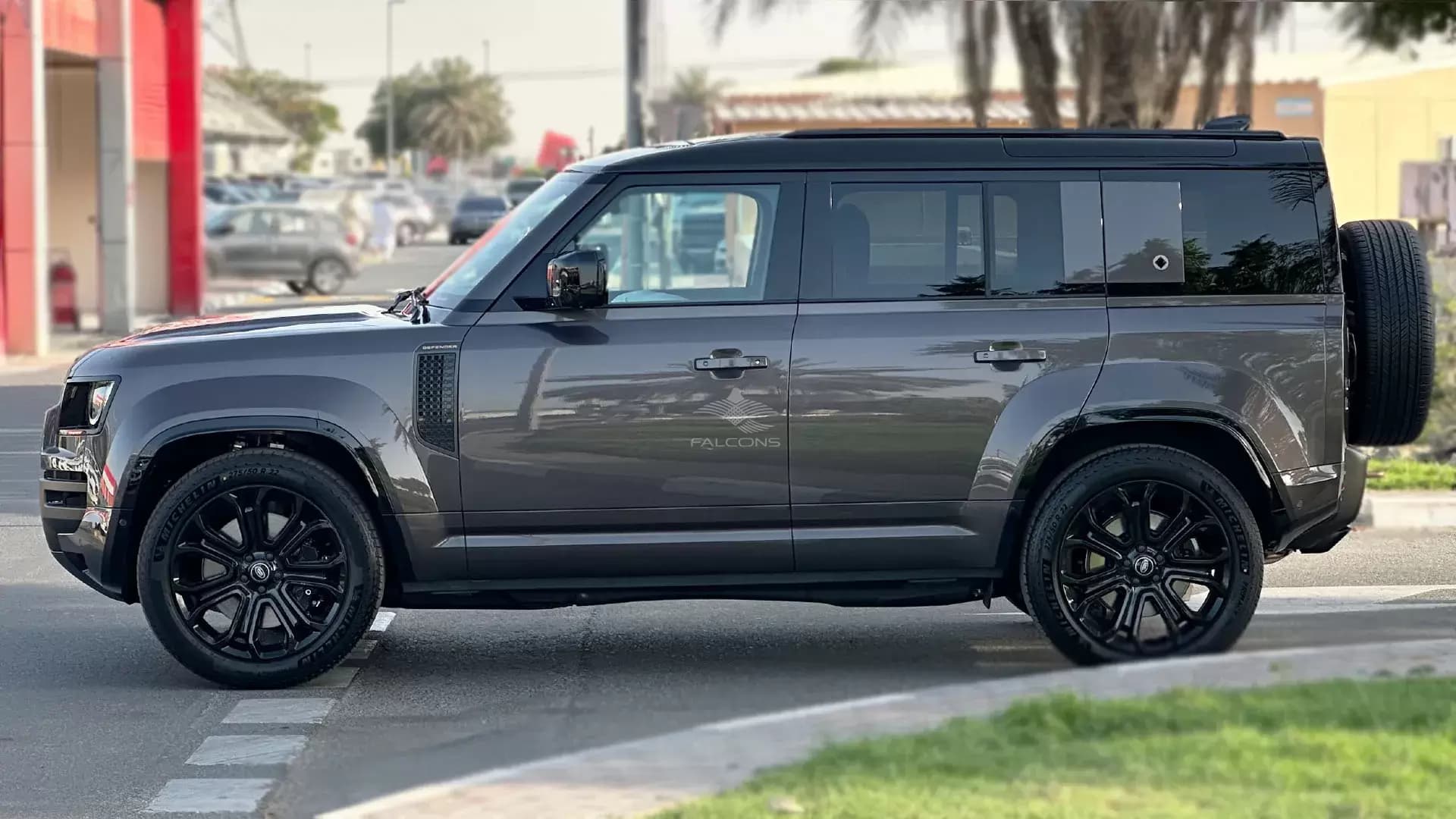 4.4L OCTA AWD 5DR SWB 635PS AT - Image 7