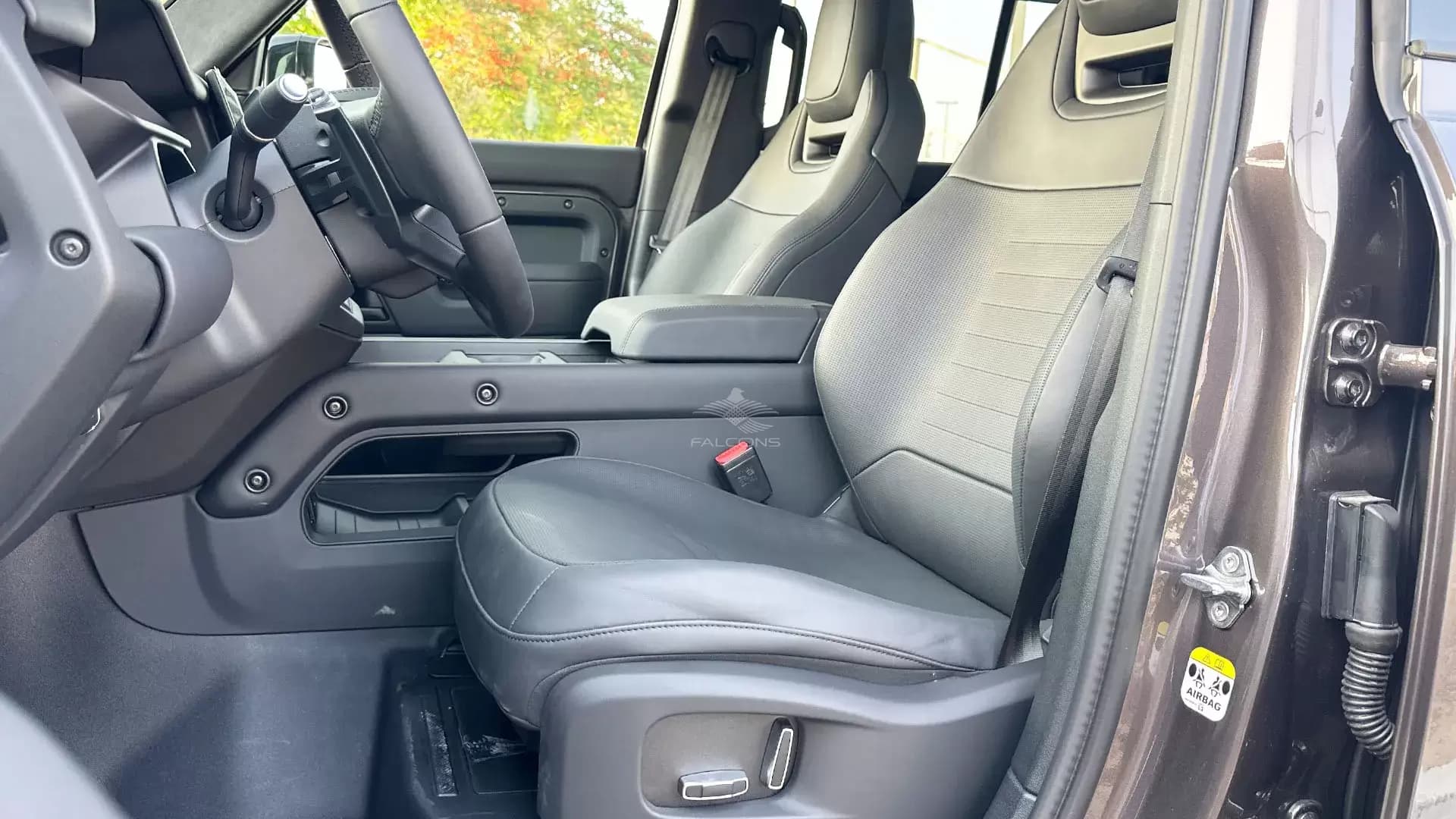 4.4L OCTA AWD 5DR SWB 635PS AT - Image 9