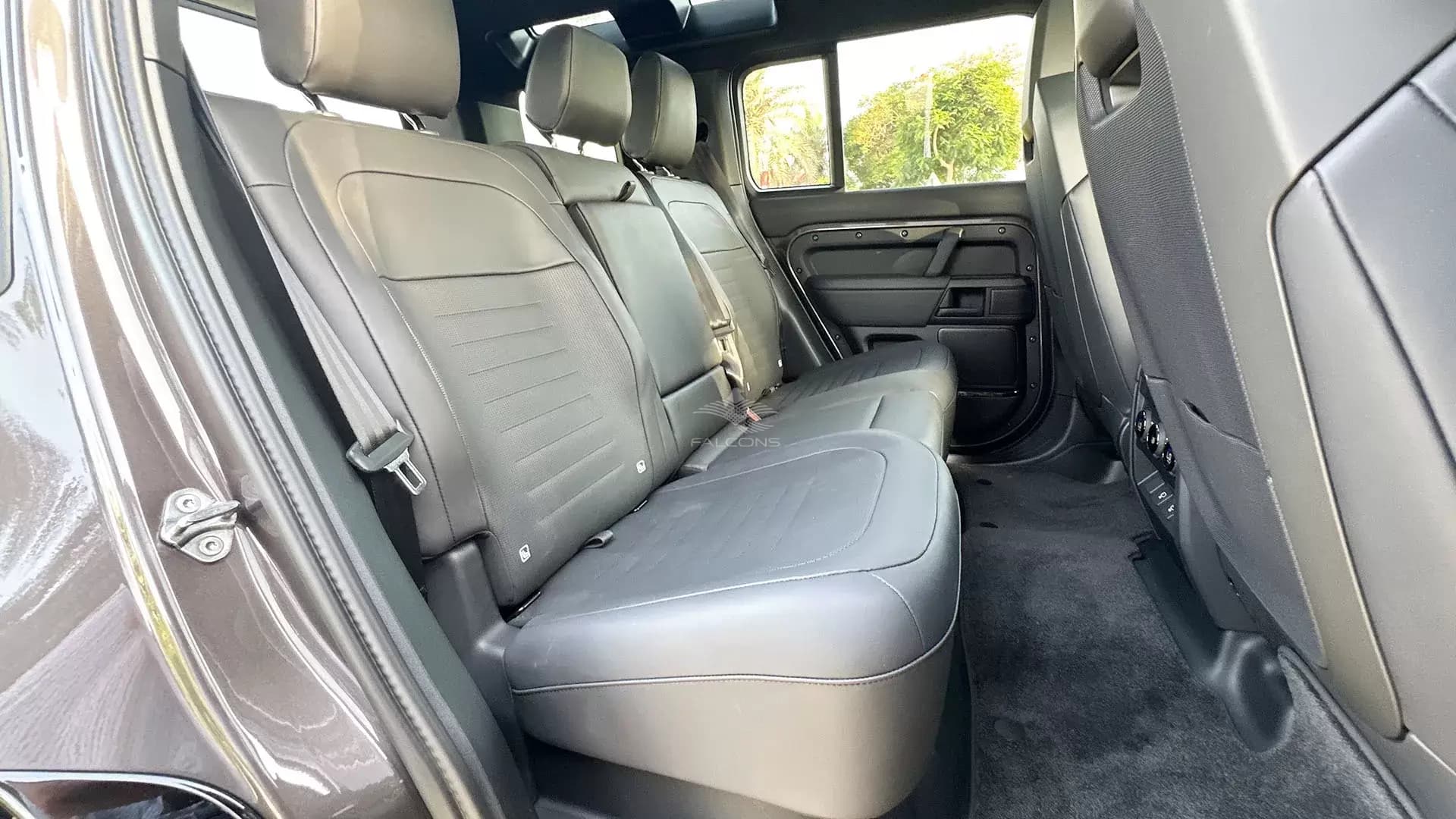 4.4L OCTA AWD 5DR SWB 635PS AT - Image 11