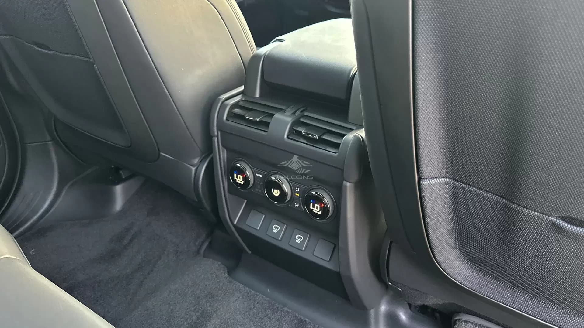 4.4L OCTA AWD 5DR SWB 635PS AT - Image 16