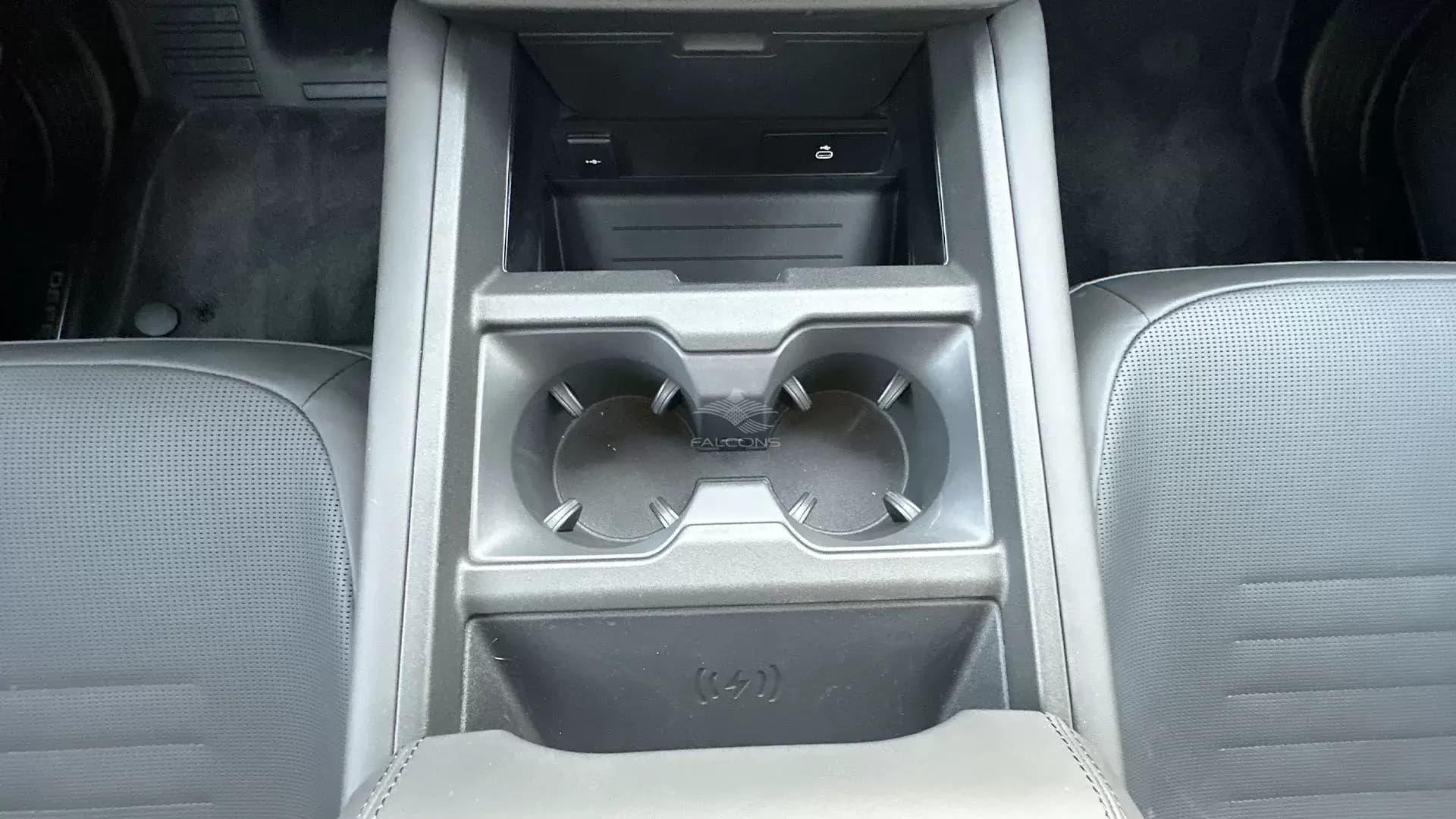 4.4L OCTA AWD 5DR SWB 635PS AT - Image 17