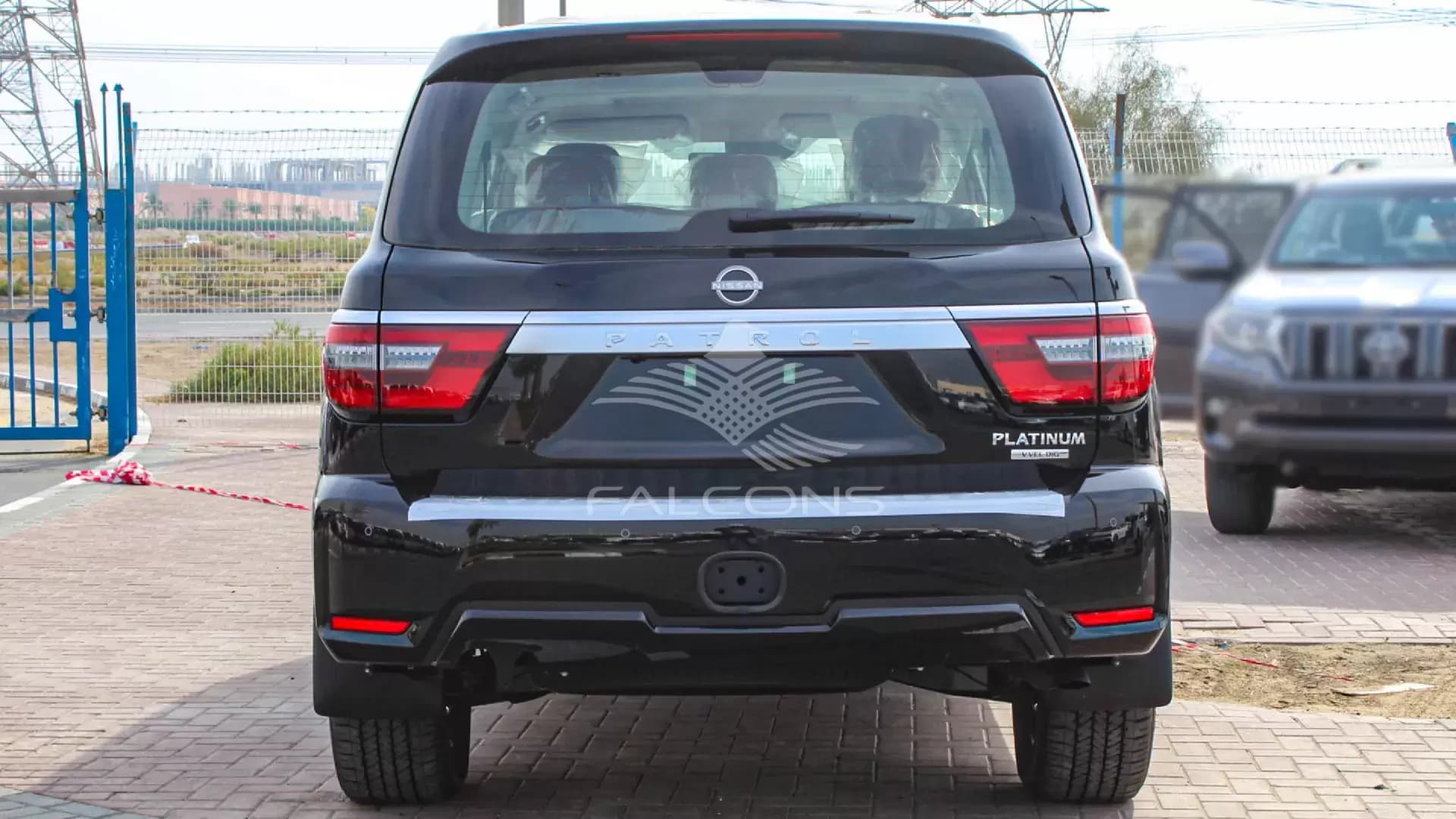 PLATINUM CITY 5.6L V8 AT - Image 3