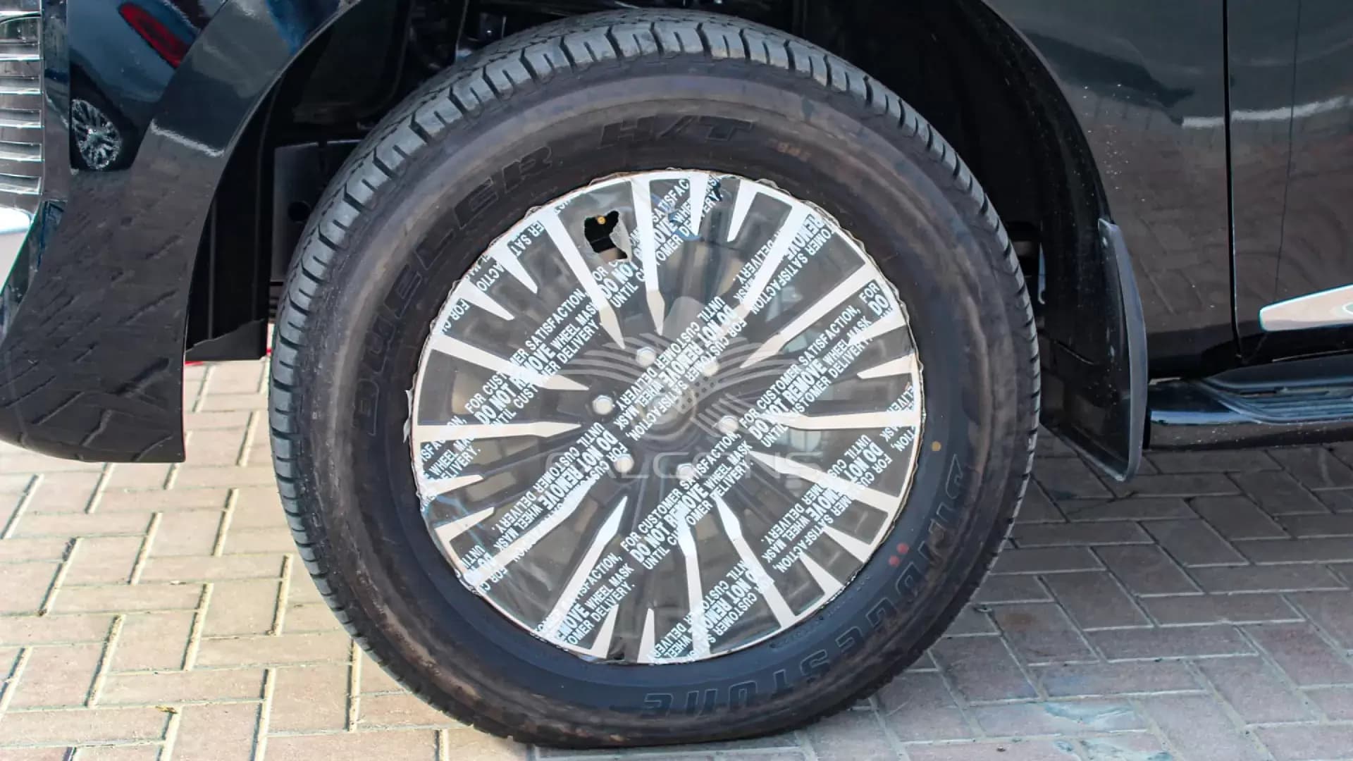 PLATINUM CITY 5.6L V8 AT - Image 9