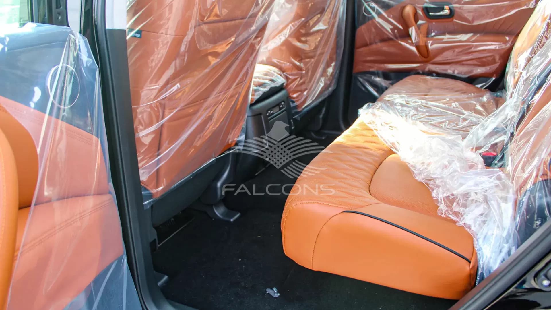 PLATINUM CITY 5.6L V8 AT - Image 11