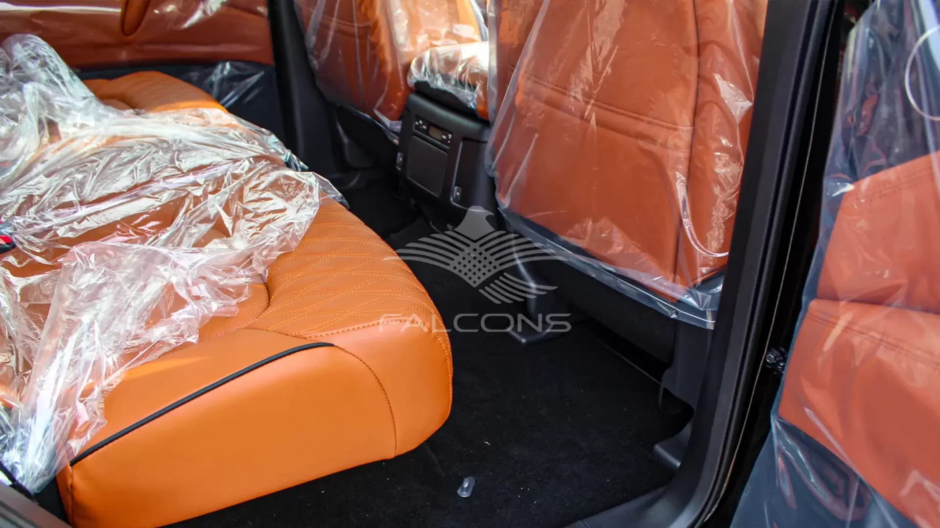 PLATINUM CITY 5.6L V8 AT - Image 13