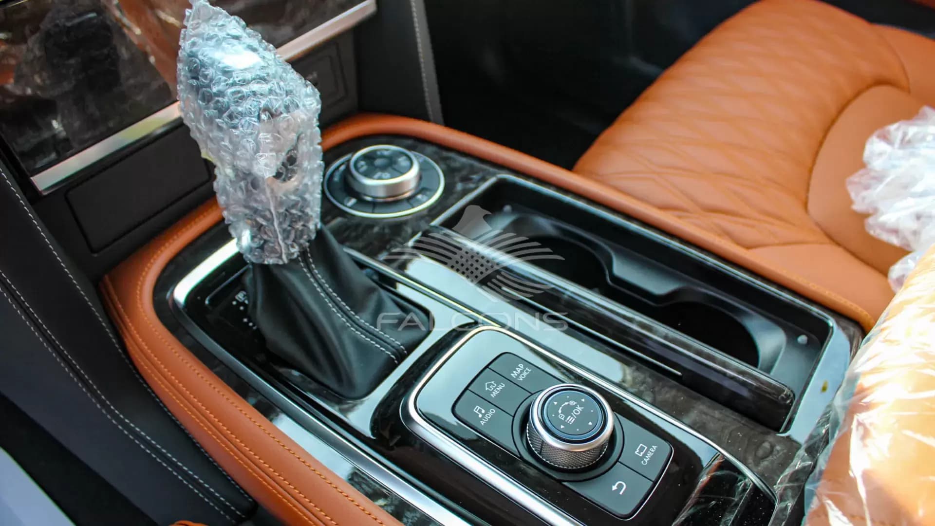 PLATINUM CITY 5.6L V8 AT - Image 18