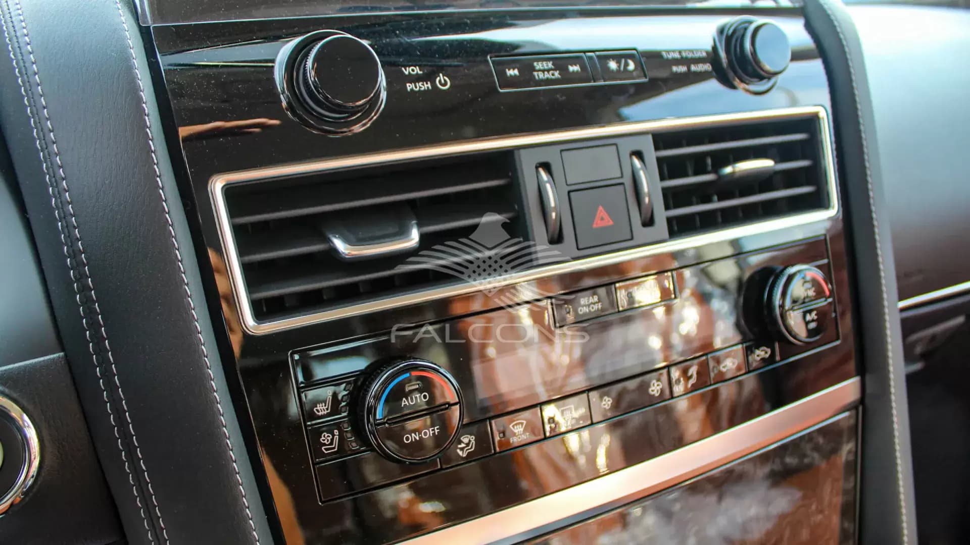 PLATINUM CITY 5.6L V8 AT - Image 19