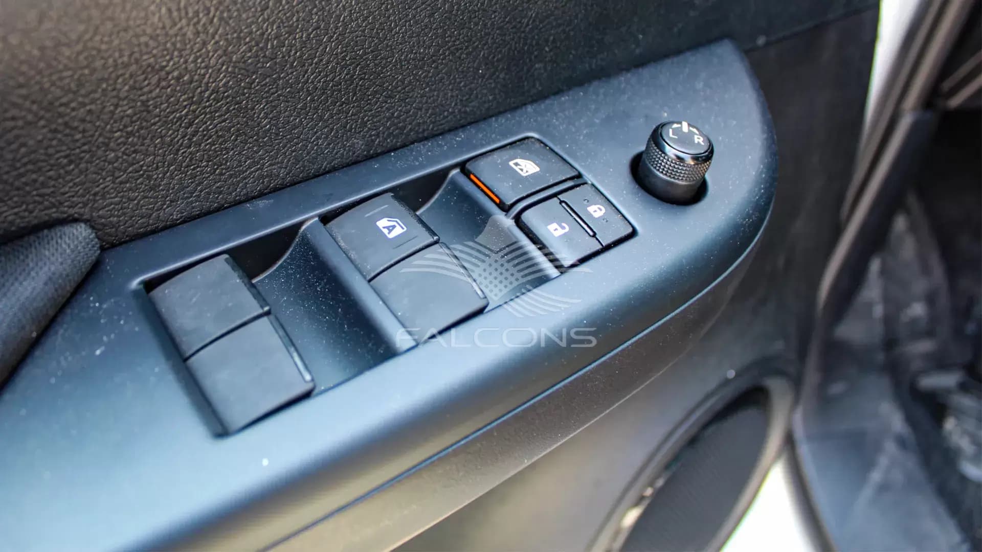 2.4L GL Diesel MID D DC 4WD MT - Image 15