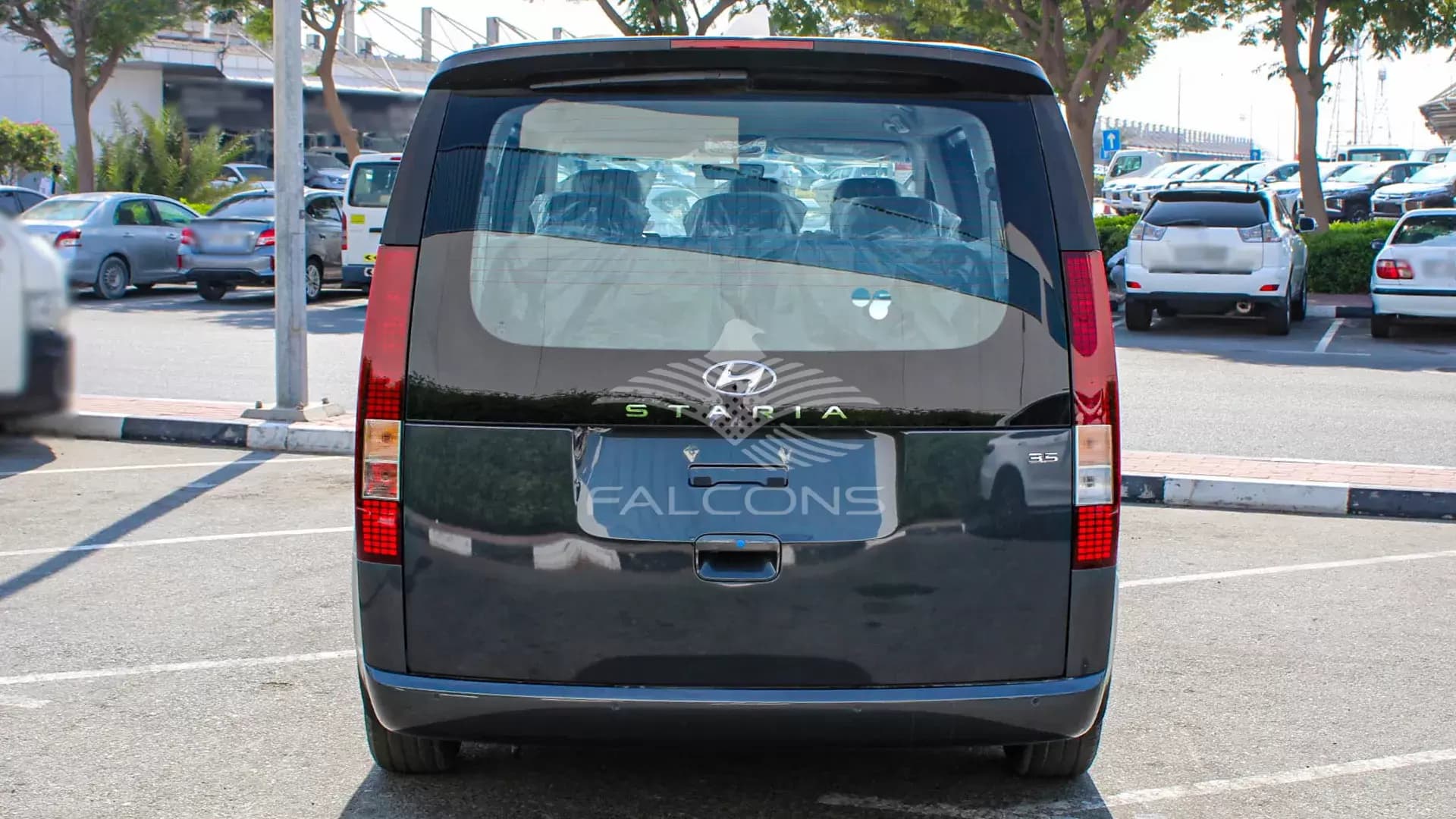 3.5L STARIA 11 STR COMFORT AT - Image 4