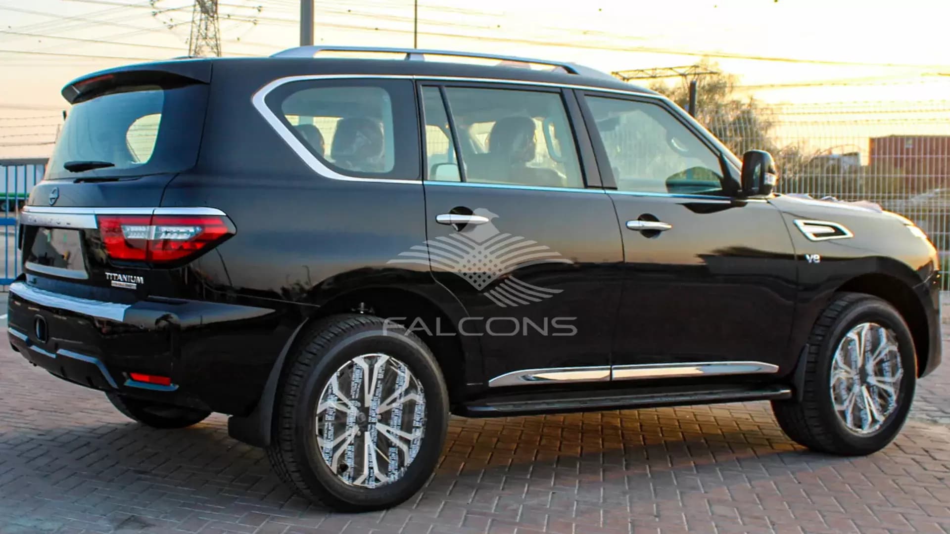 LE TITANIUM 5.6L V8 7AT - Image 3