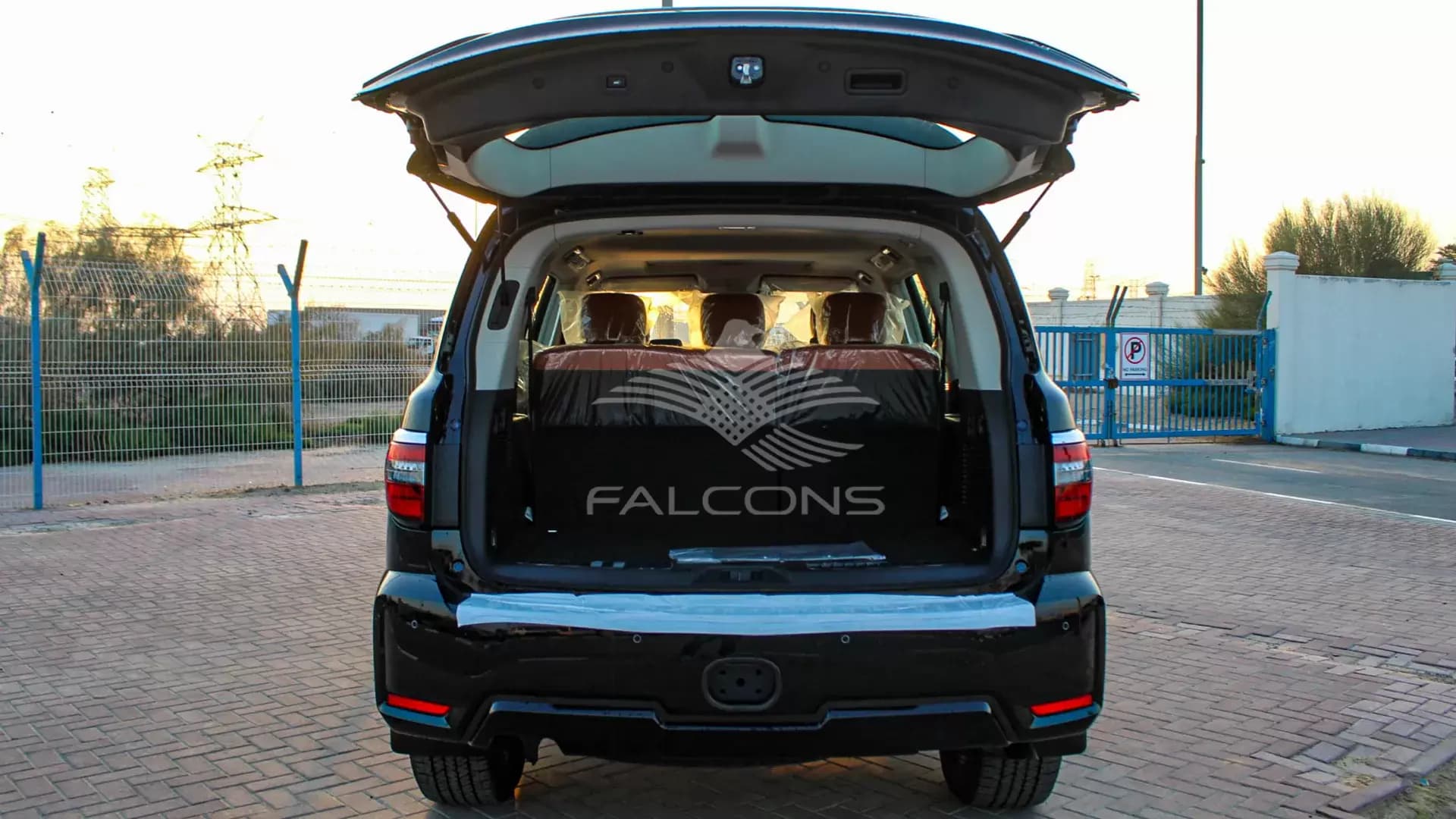 LE TITANIUM 5.6L V8 7AT - Image 9