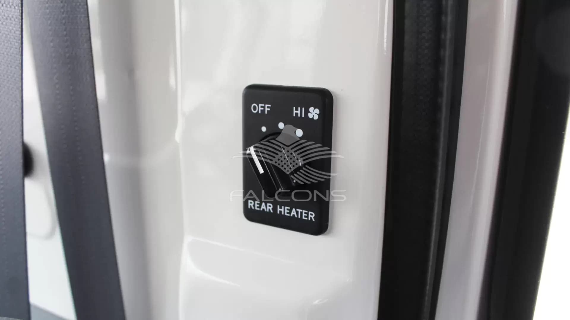 XZU 720L 714LWB CREW CAB 4x2 CHASSIS MT - Image 18