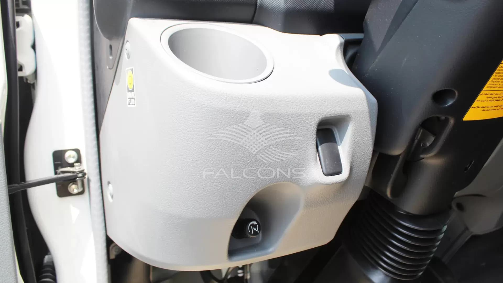 XZU 720L 714LWB CREW CAB 4x2 CHASSIS MT - Image 20