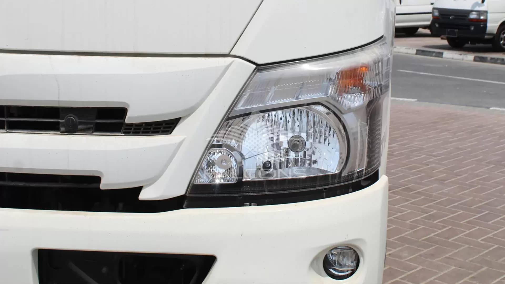 XZU 720L 714LWB CREW CAB 4x2 CHASSIS MT - Image 22