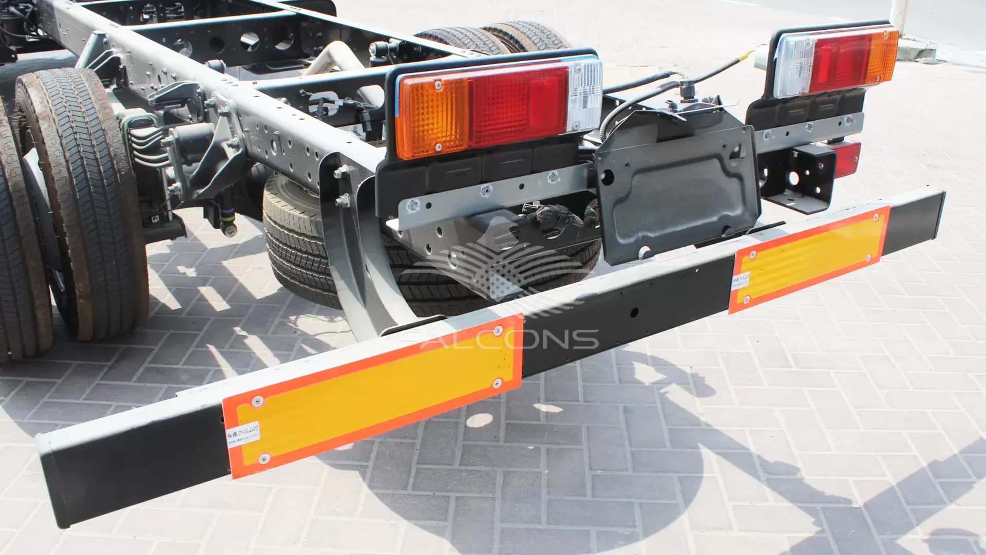 XZU 720L 714LWB CREW CAB 4x2 CHASSIS MT - Image 25