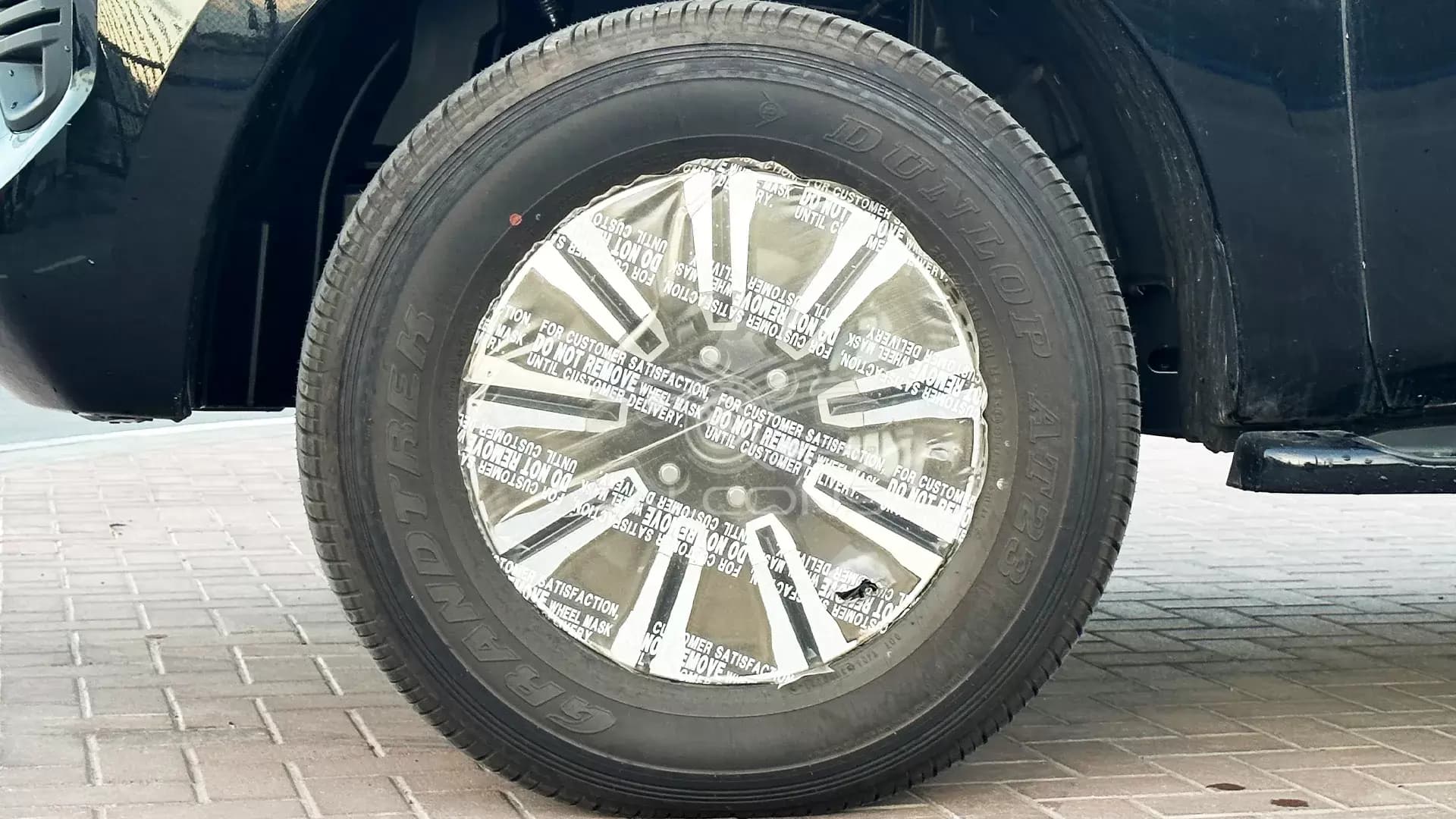 4.0L TITANIUM V6 7AT P 2023 - Image 7