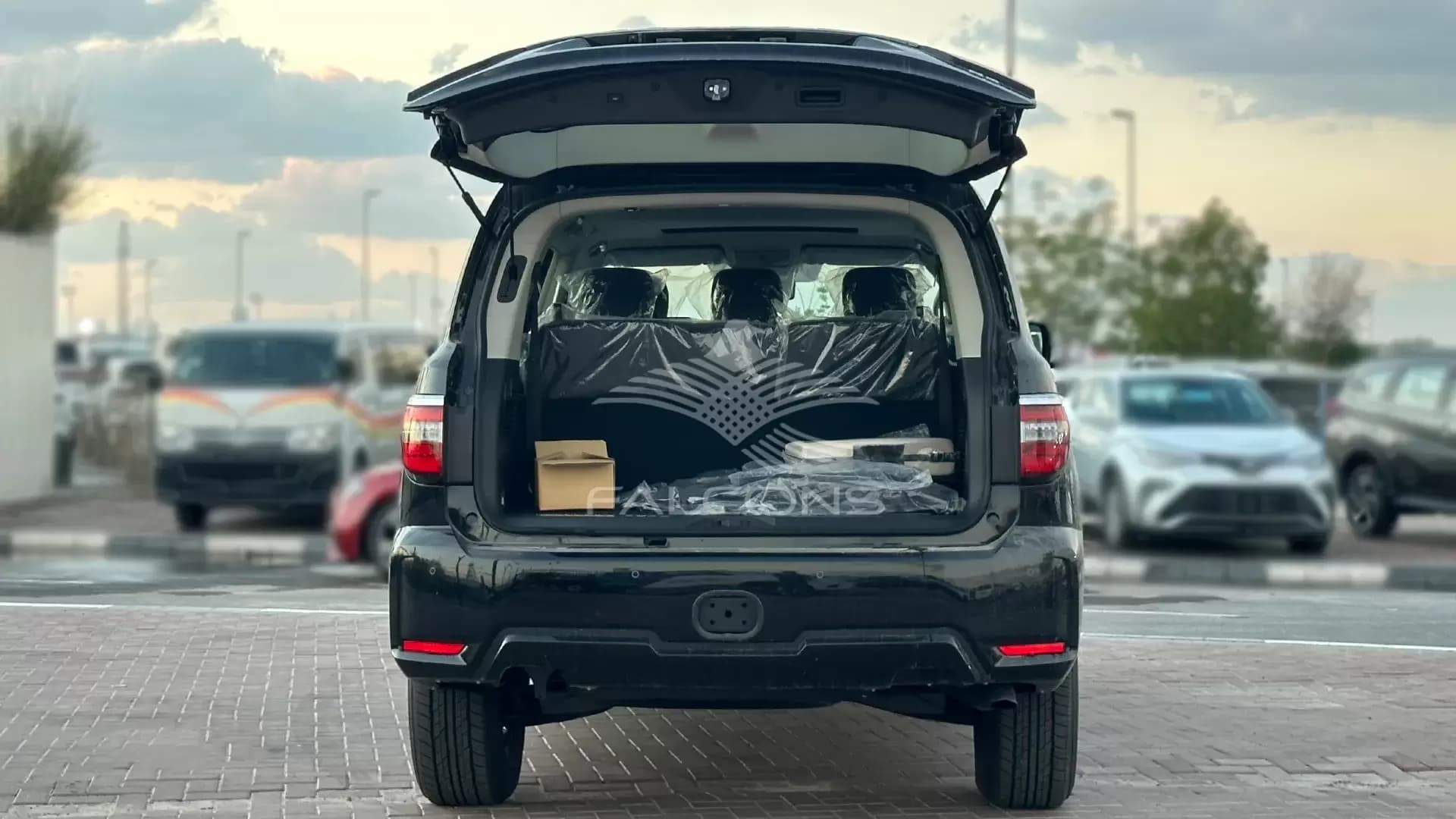 4.0L TITANIUM V6 7AT P 2023 - Image 13