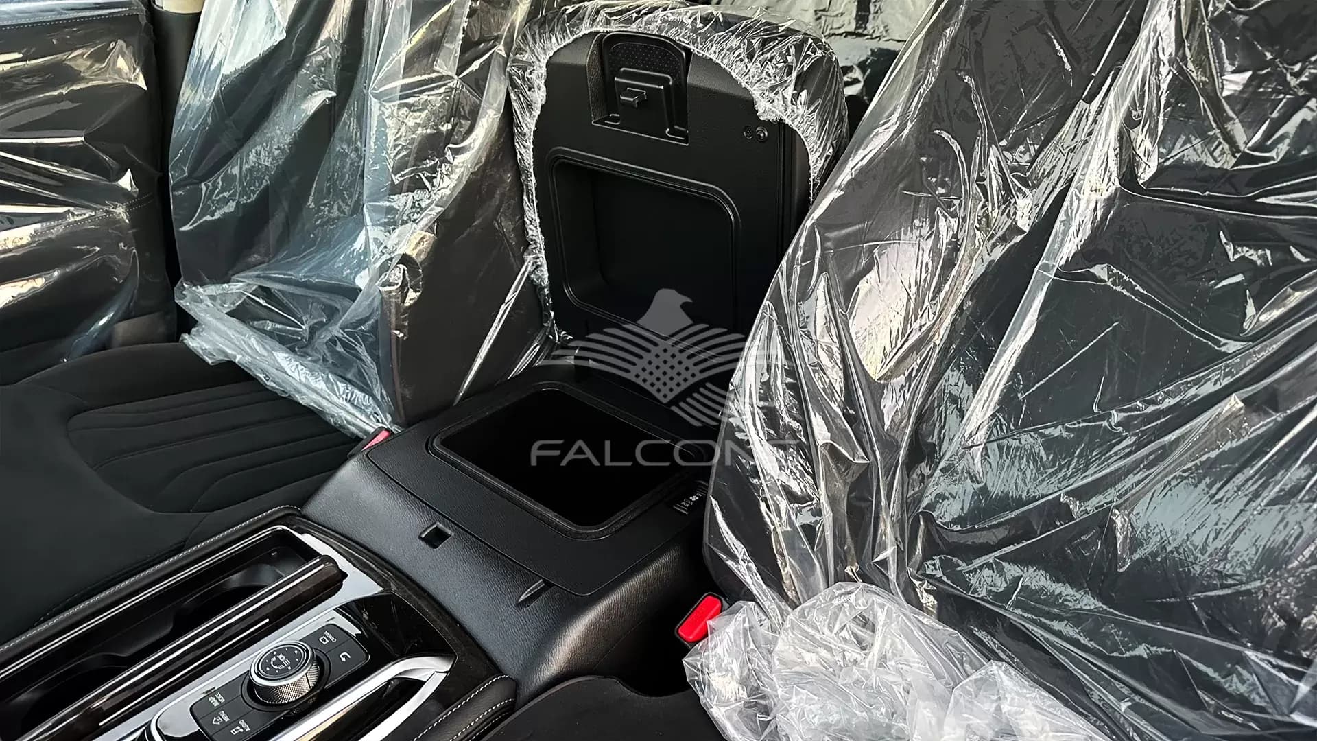 4.0L TITANIUM V6 7AT P 2023 - Image 17