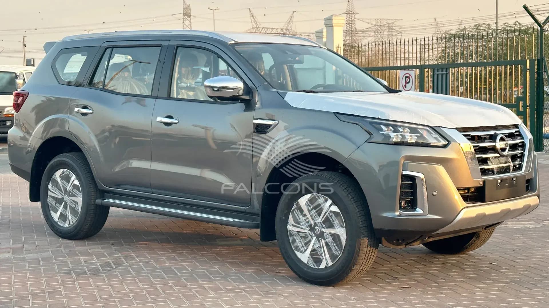 2.5L 4WD P 7S PLATINUM AT - Image 5