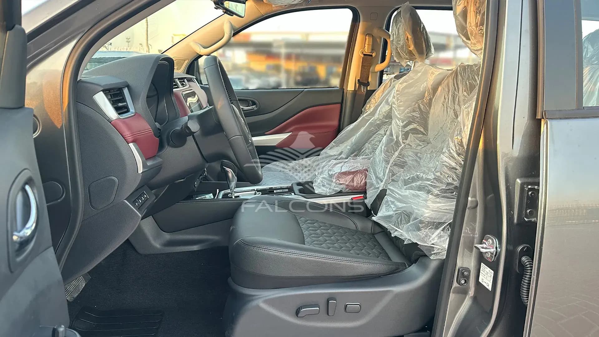 2.5L 4WD P 7S PLATINUM AT - Image 10