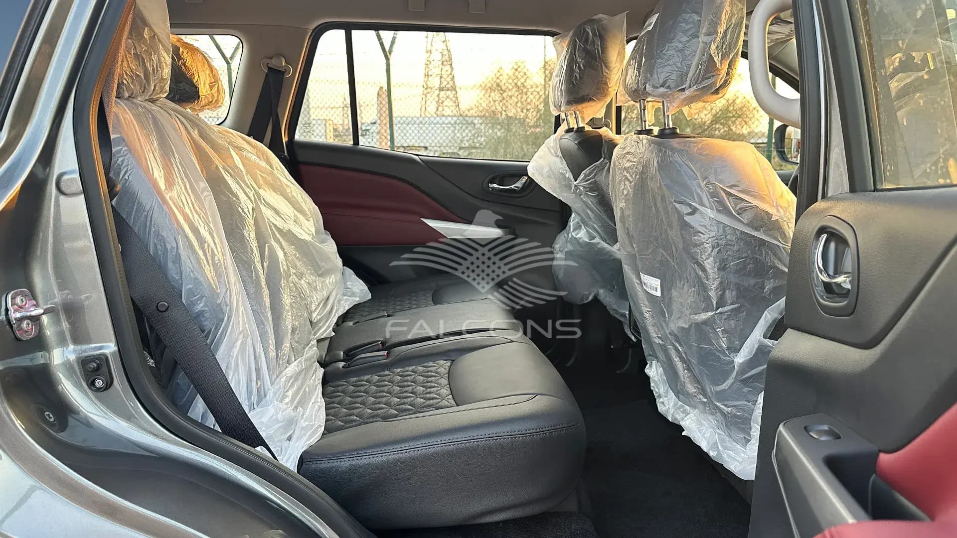 2.5L 4WD P 7S PLATINUM AT - Image 13