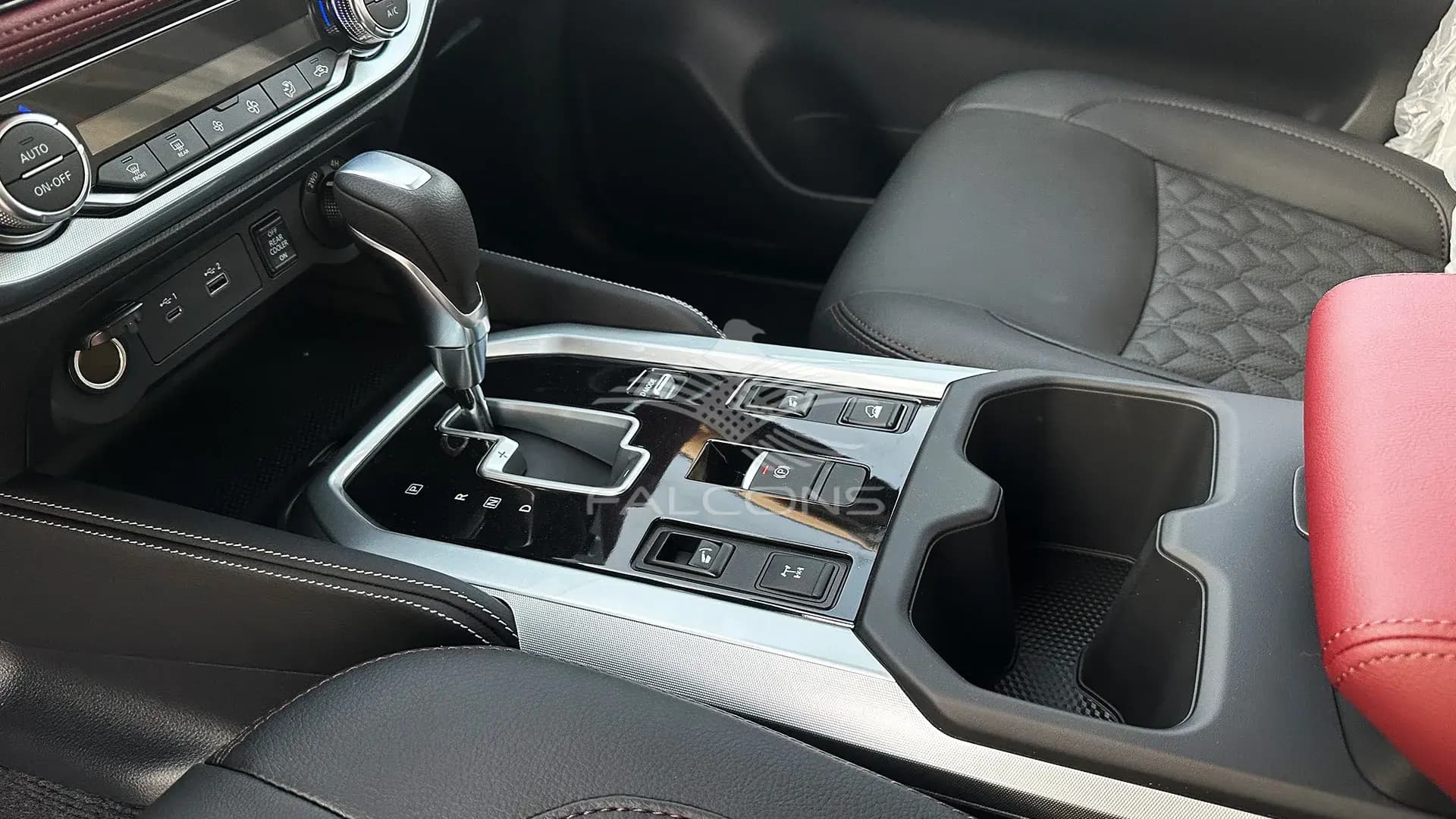 2.5L 4WD P 7S PLATINUM AT - Image 20