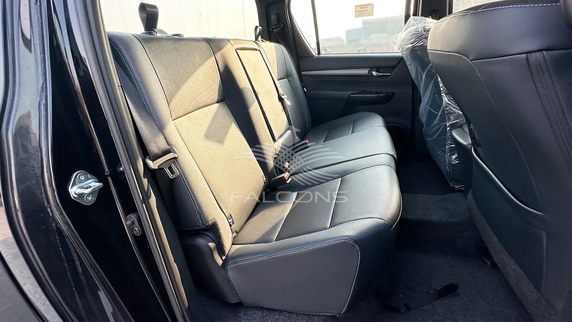 2.8L D DC 4WD 5P ADVENTURE 6AT - Image 11