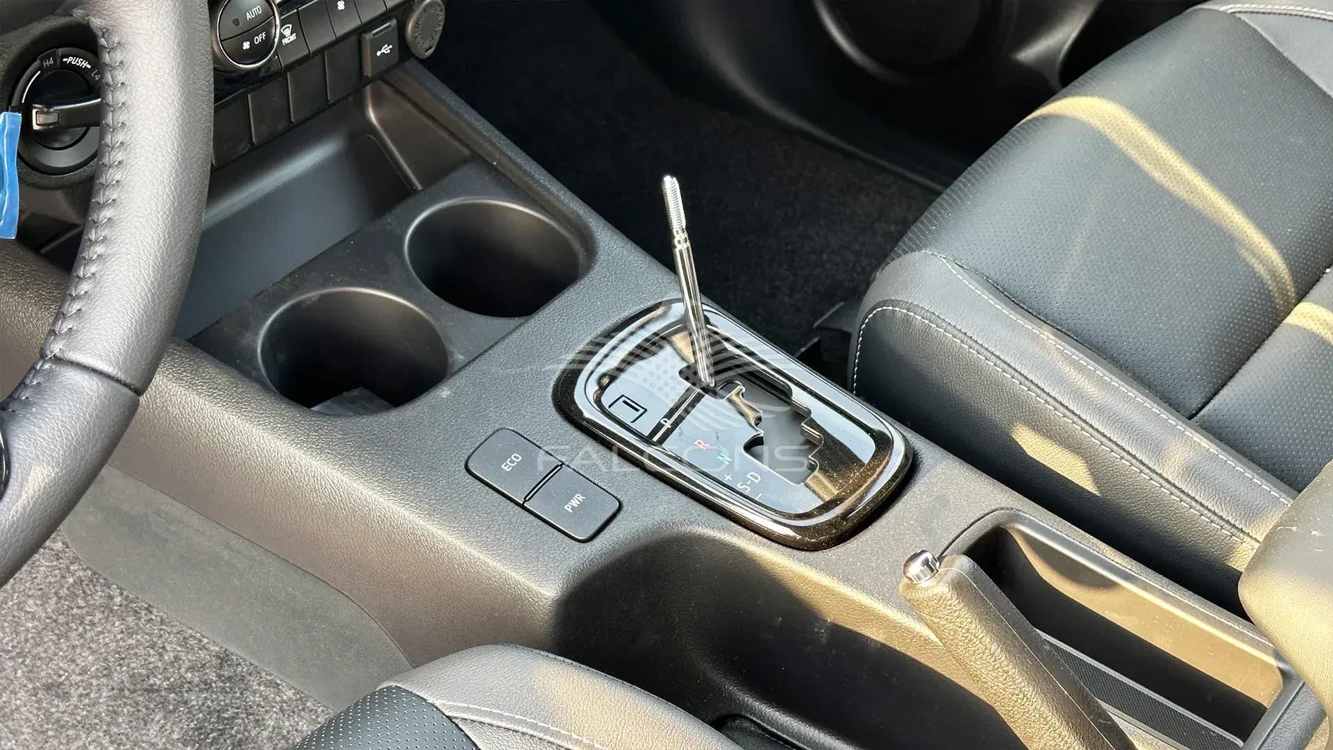 2.8L D DC 4WD 5P ADVENTURE 6AT - Image 15