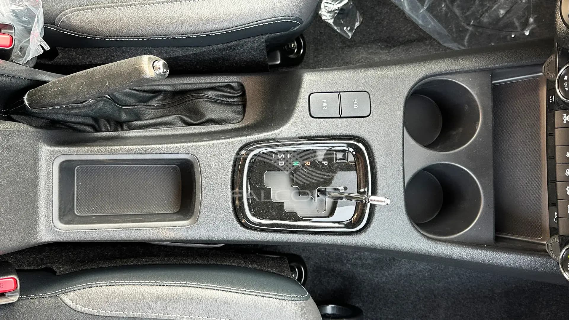 2.8L D DC 4WD 5P ADVENTURE 6AT - Image 19