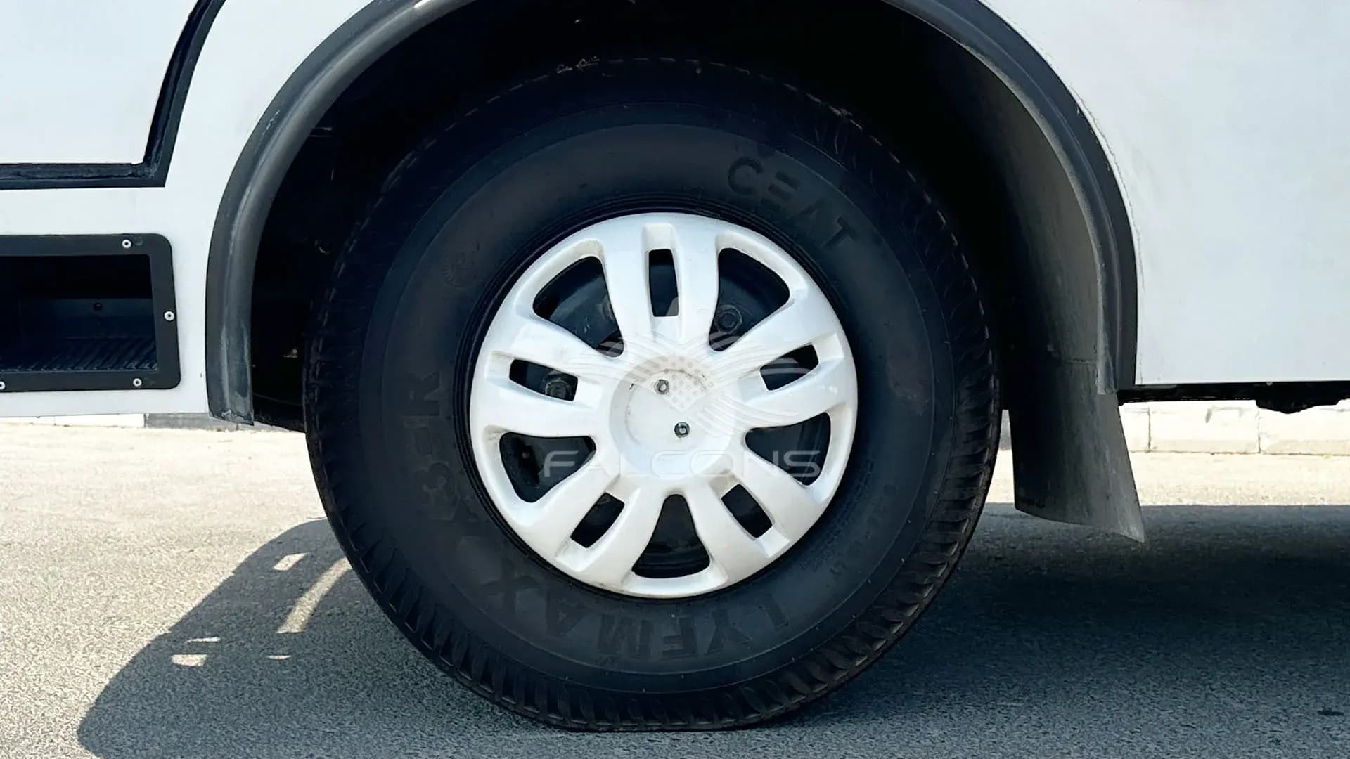 3455cc 35 STR NON AC 4x2 LHD Diesel MT - Image 8