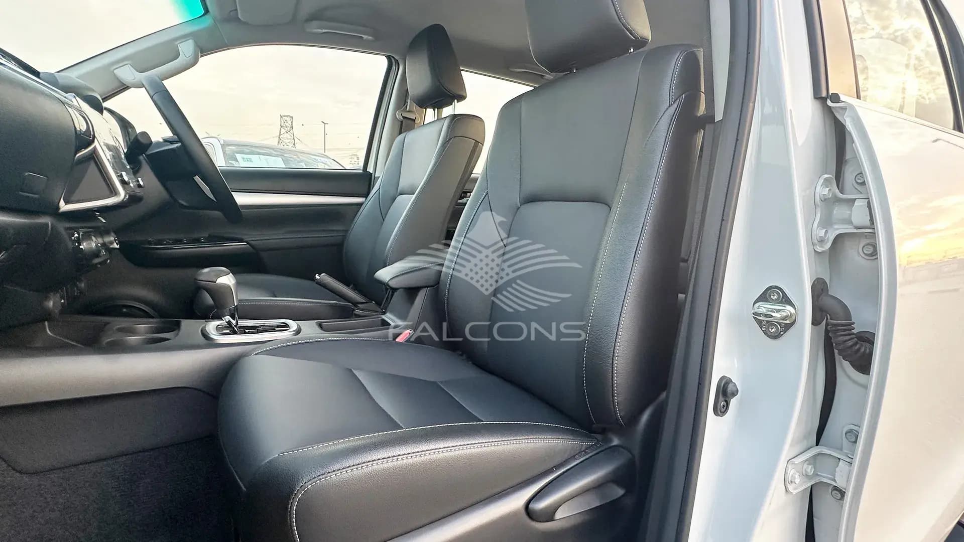 2.8L D DC 4WD RHD Full Option AT - Image 10