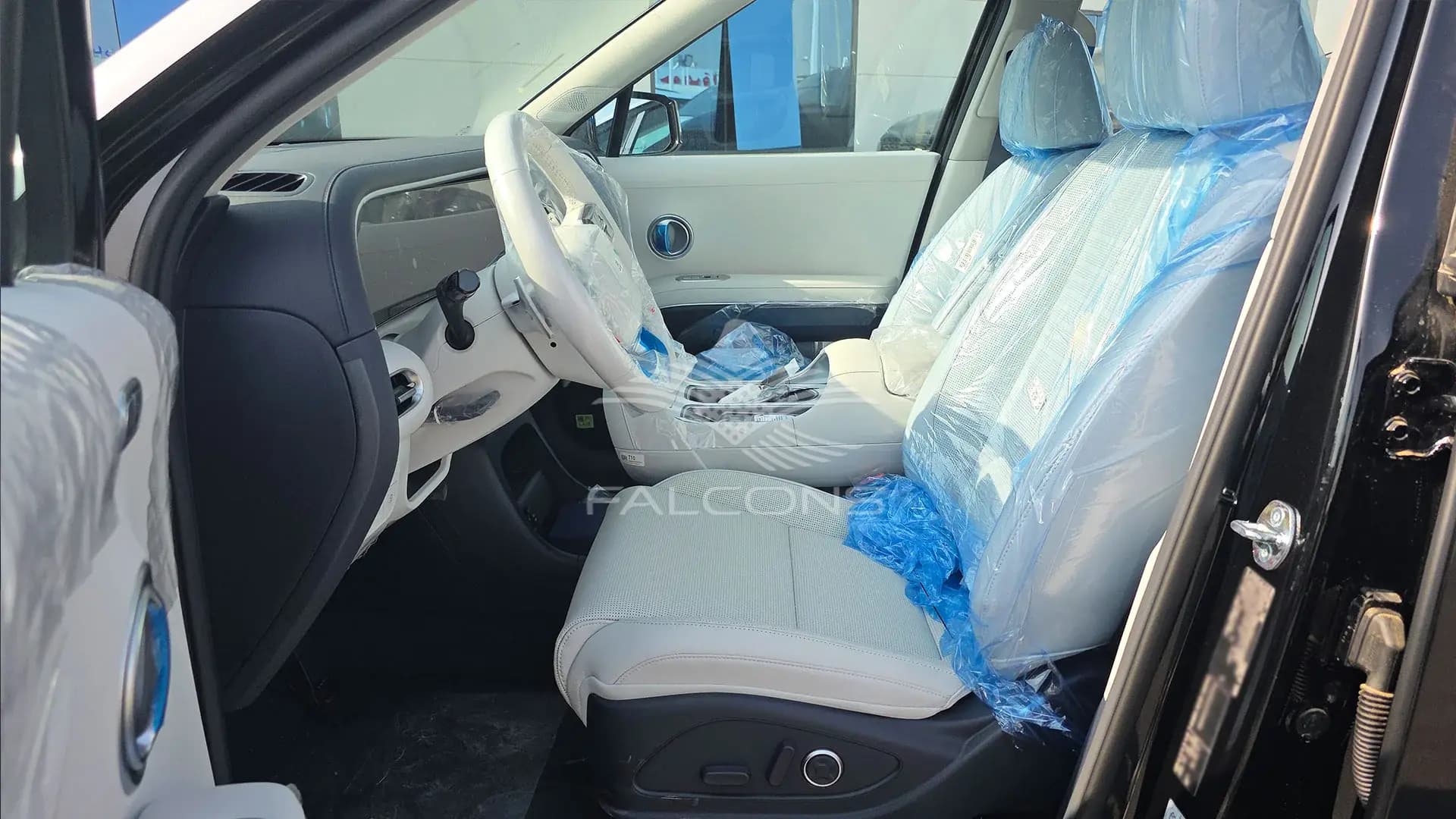 2.5L LX3 8-STR LTD - Image 11