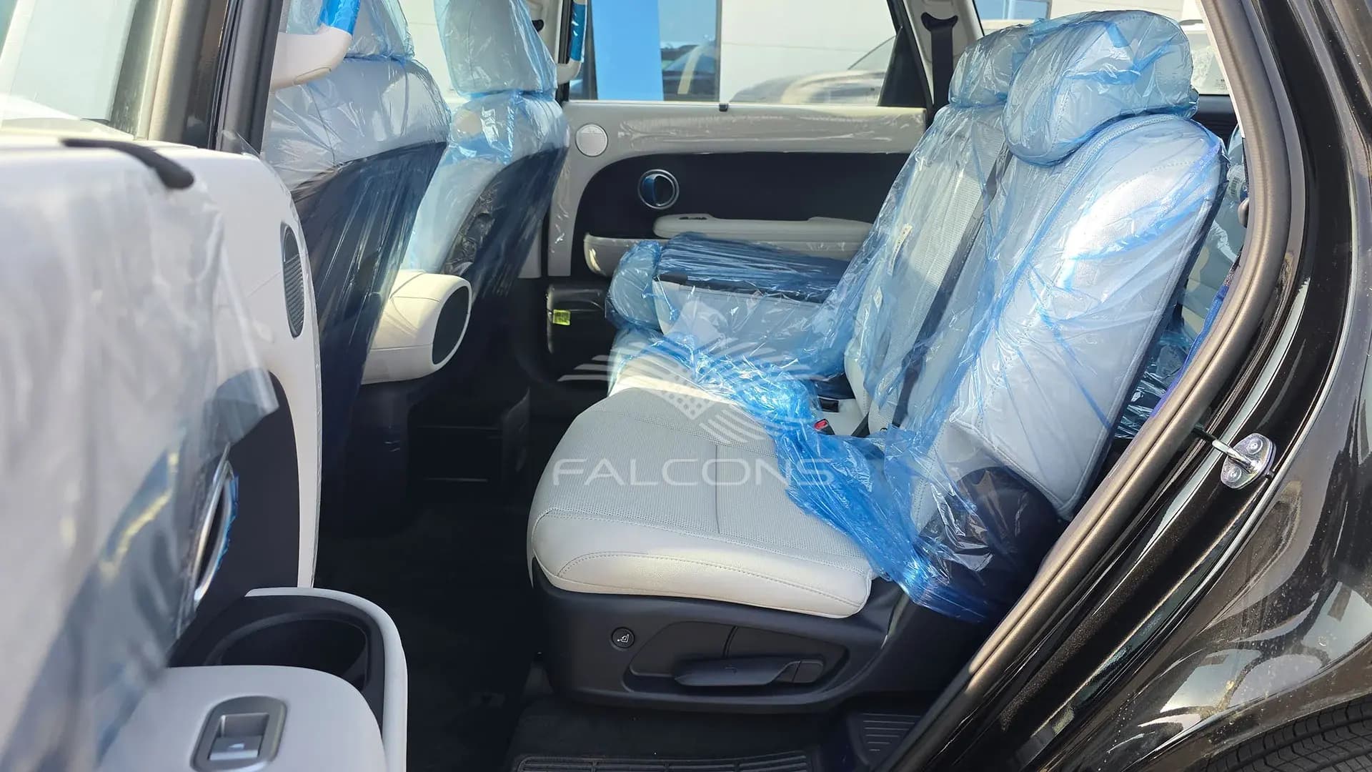 2.5L LX3 8-STR LTD - Image 12