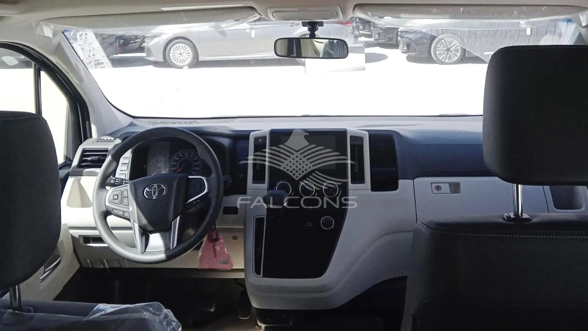 2.8L COMMUTER 13 STR DSL H.ROOF AT - Image 6