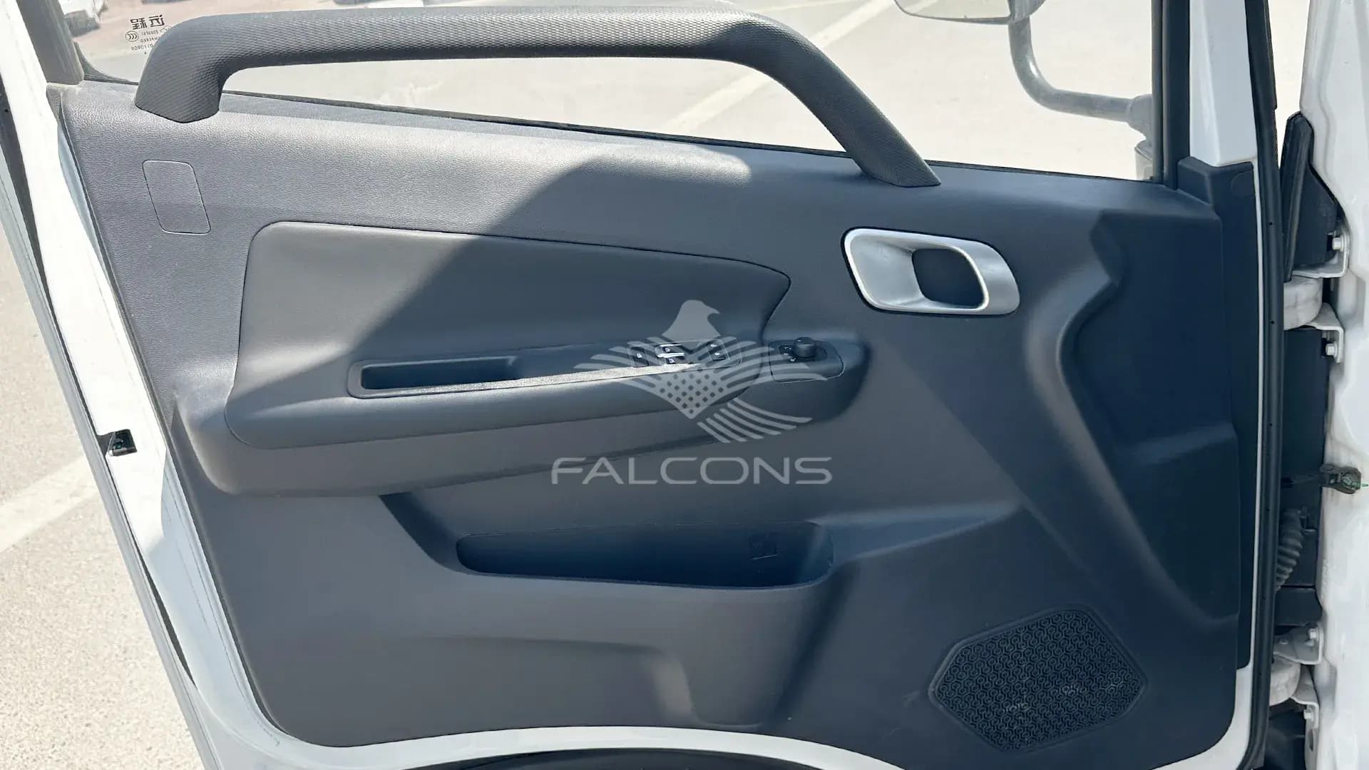 4500WB 2WD TRUCK 162KW 8T - Image 10