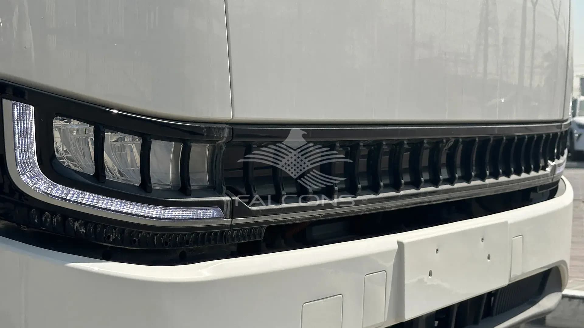 4500WB 2WD TRUCK 162KW 8T - Image 22