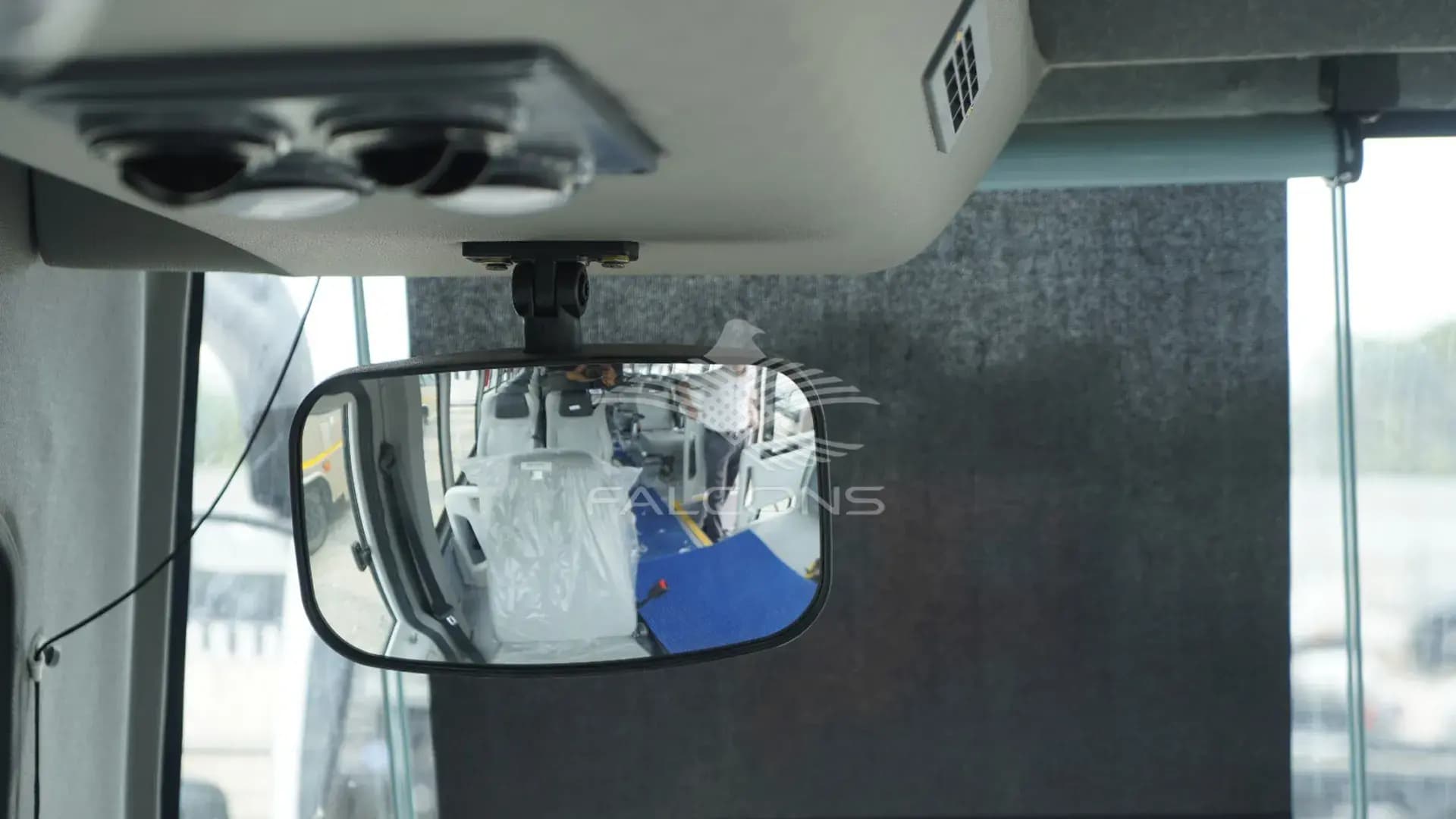 345CC 29 SEATER EXECUTIVE LX LHD AC - Image 9