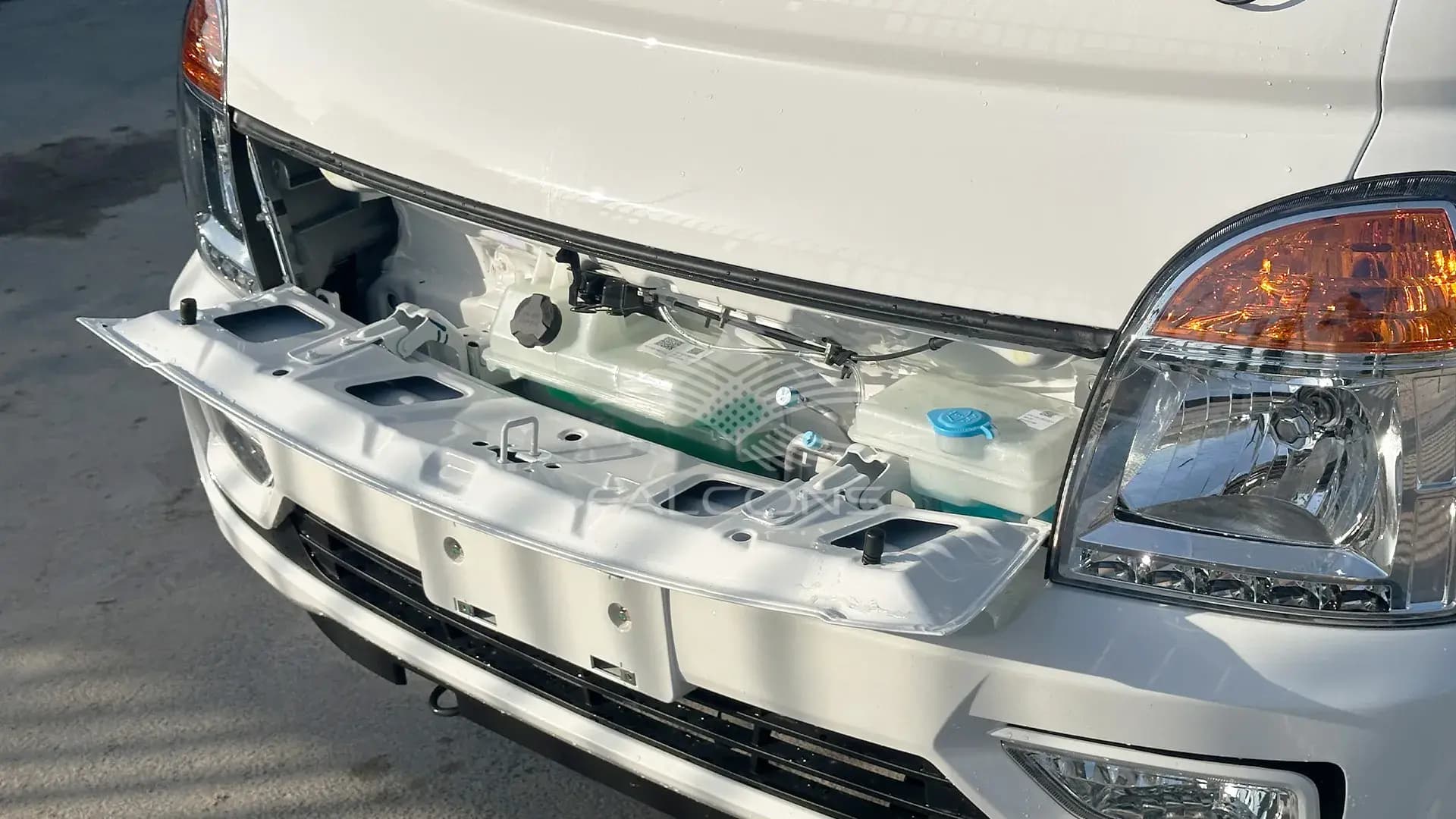 2771CC 2WD ISUZU ENGINE 2T PAYLOAD CARGO MT - Image 10