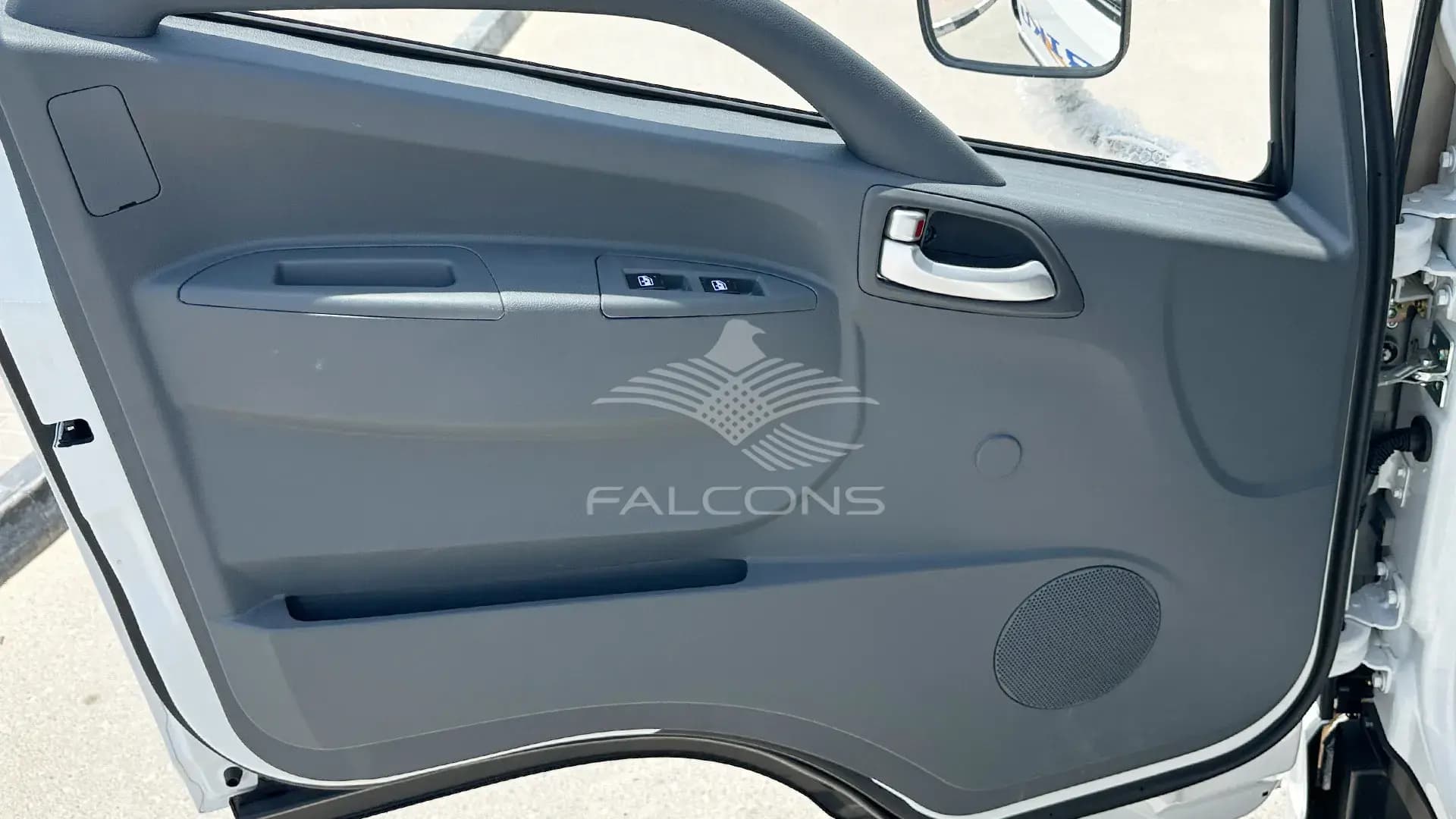 2771CC 2WD ISUZU ENGINE 3T PAYLOAD CARGO MT - Image 18