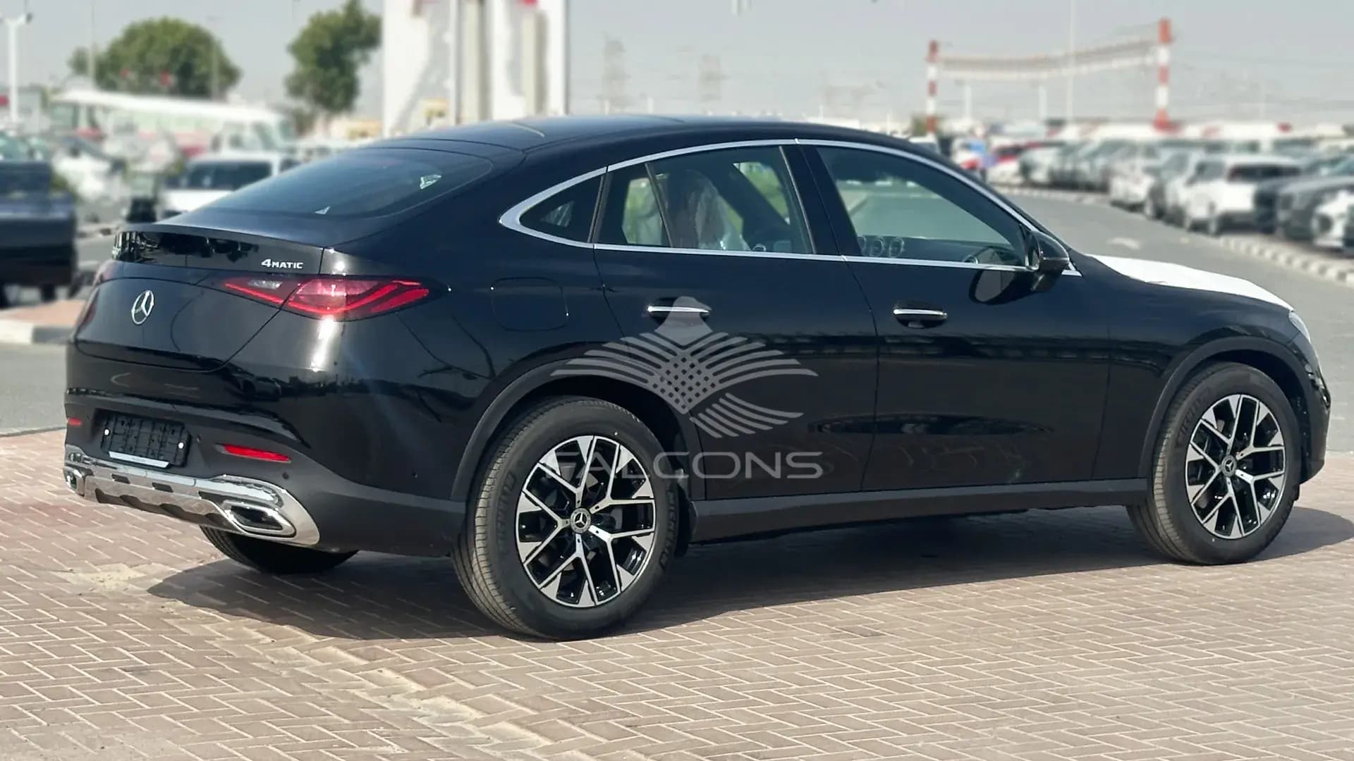 2.0L 300 4MATIC AT Coupe - Image 3