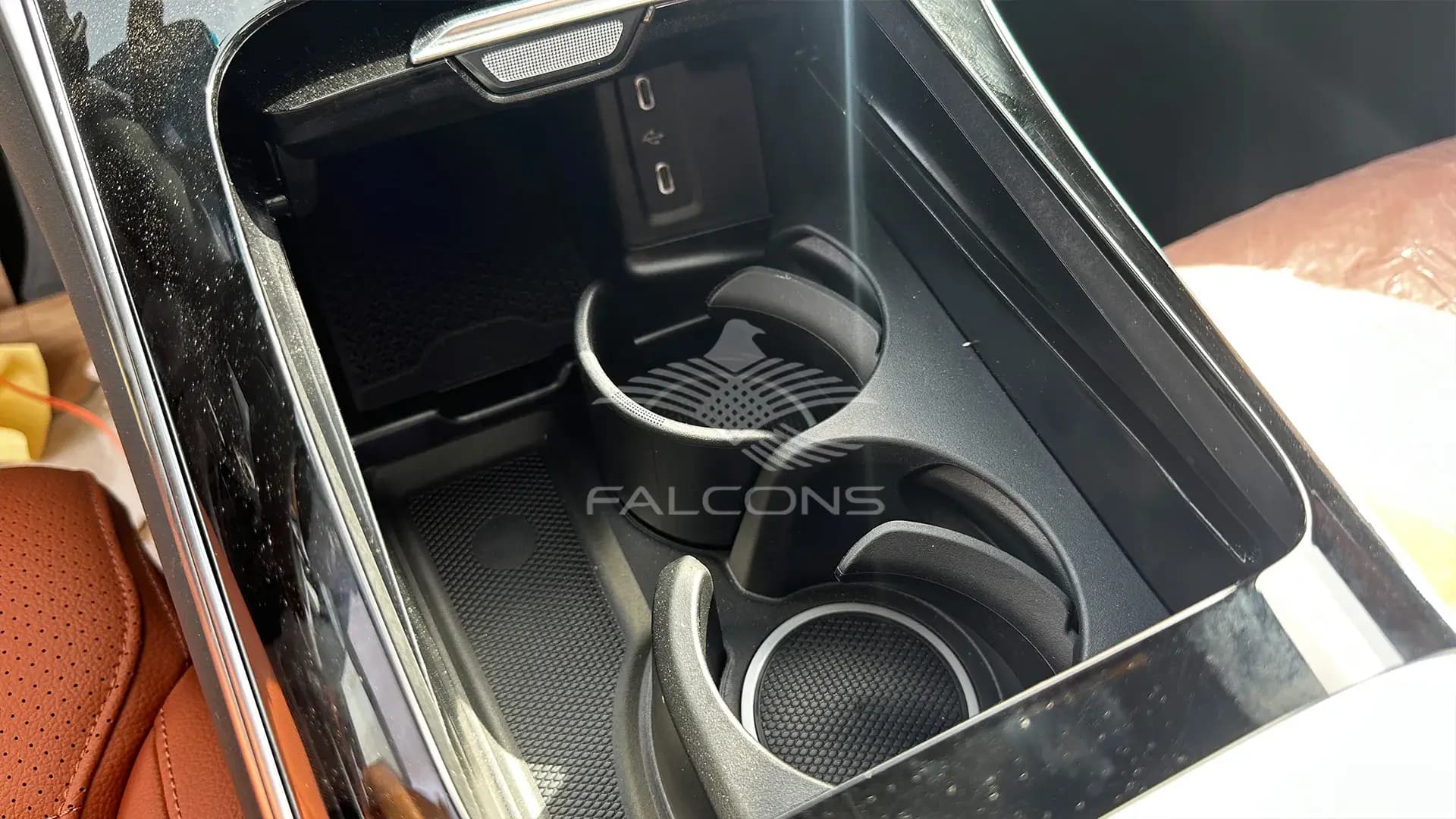 2.0L 300 4MATIC AT Coupe - Image 13